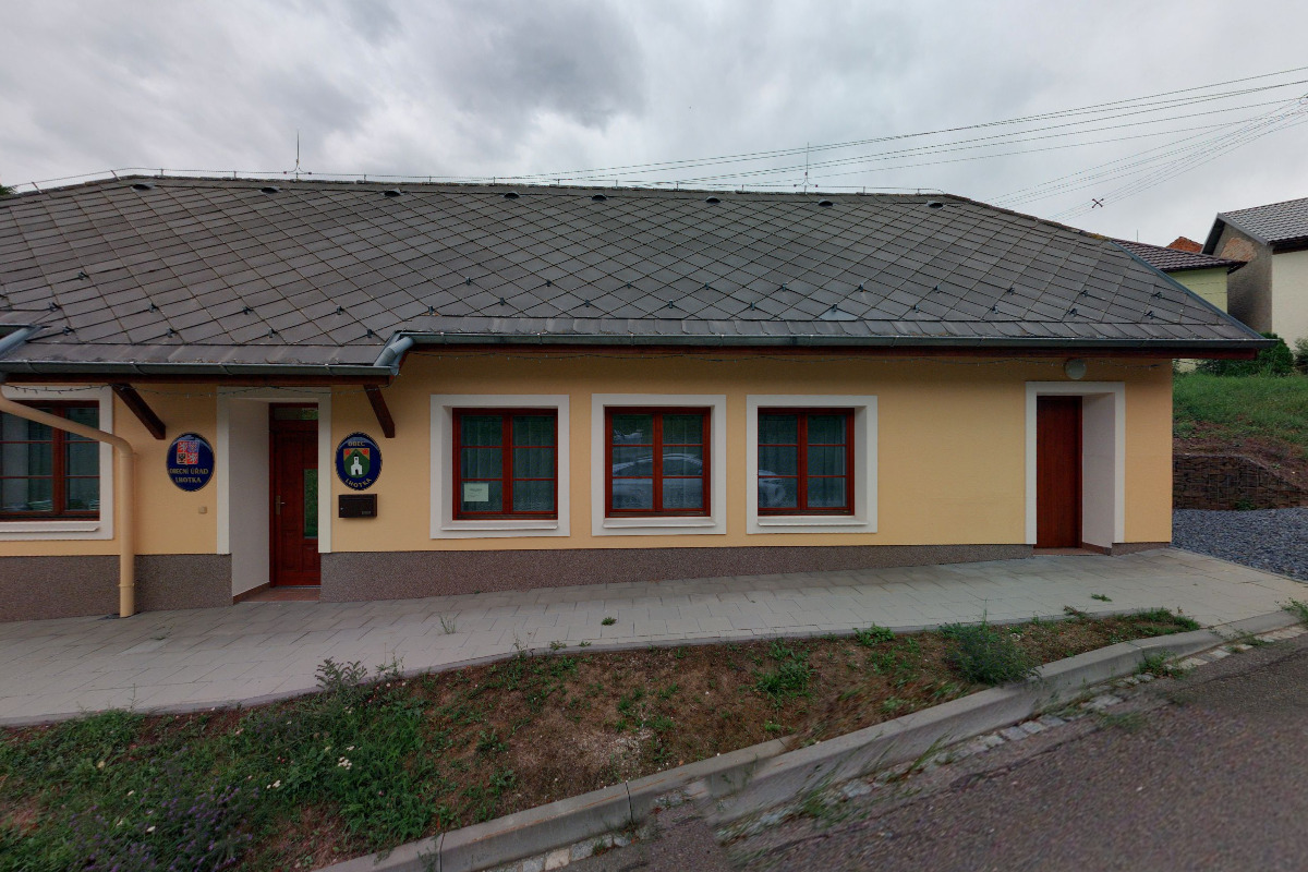 Lhotka - obecní úřad foto 5