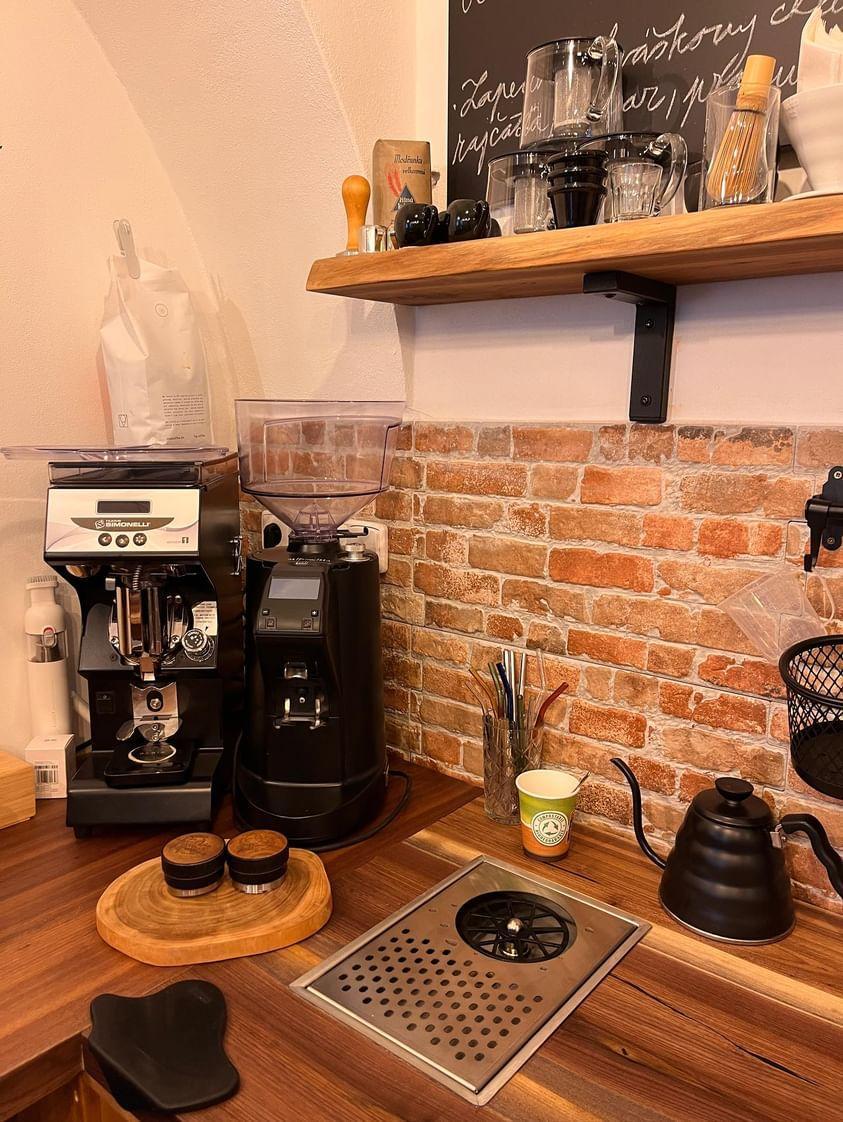 THE BLACK CUP espresso bar/kavárna foto 3