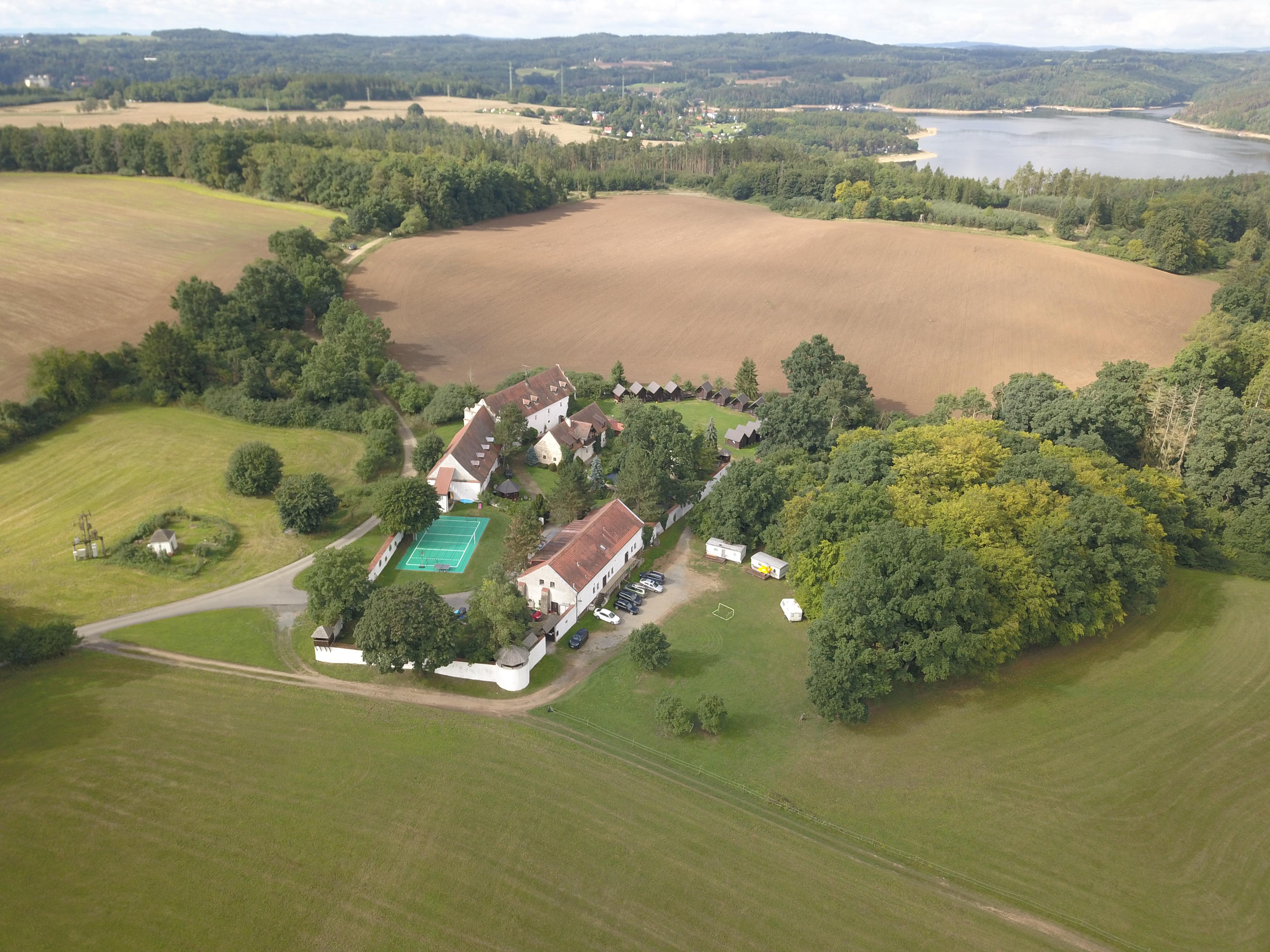 Rekreační středisko Tvrz Holešice- Orlická přehrada foto 2