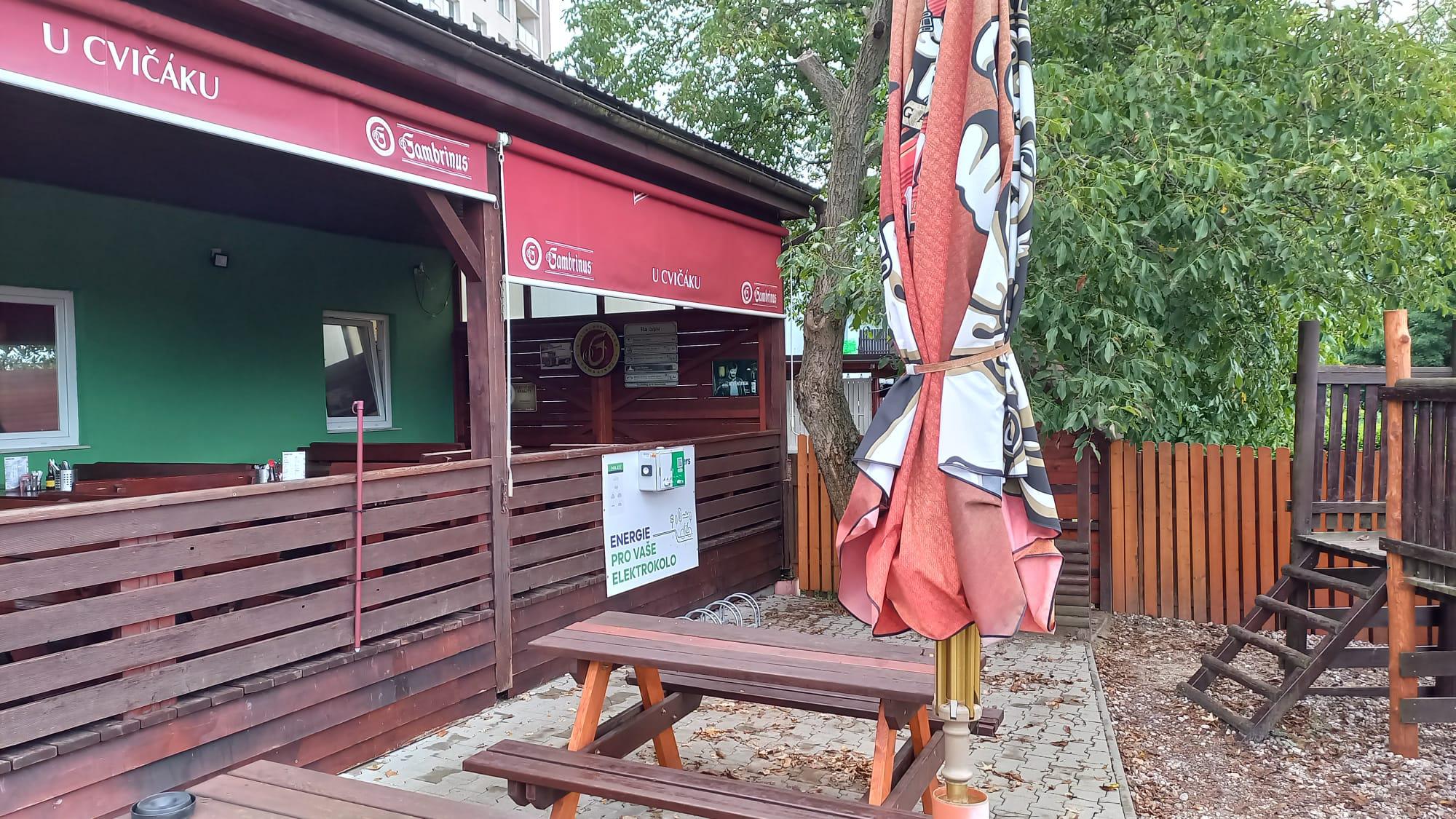 Nabíjecí stanice Restaurace U Cvičáku foto 3
