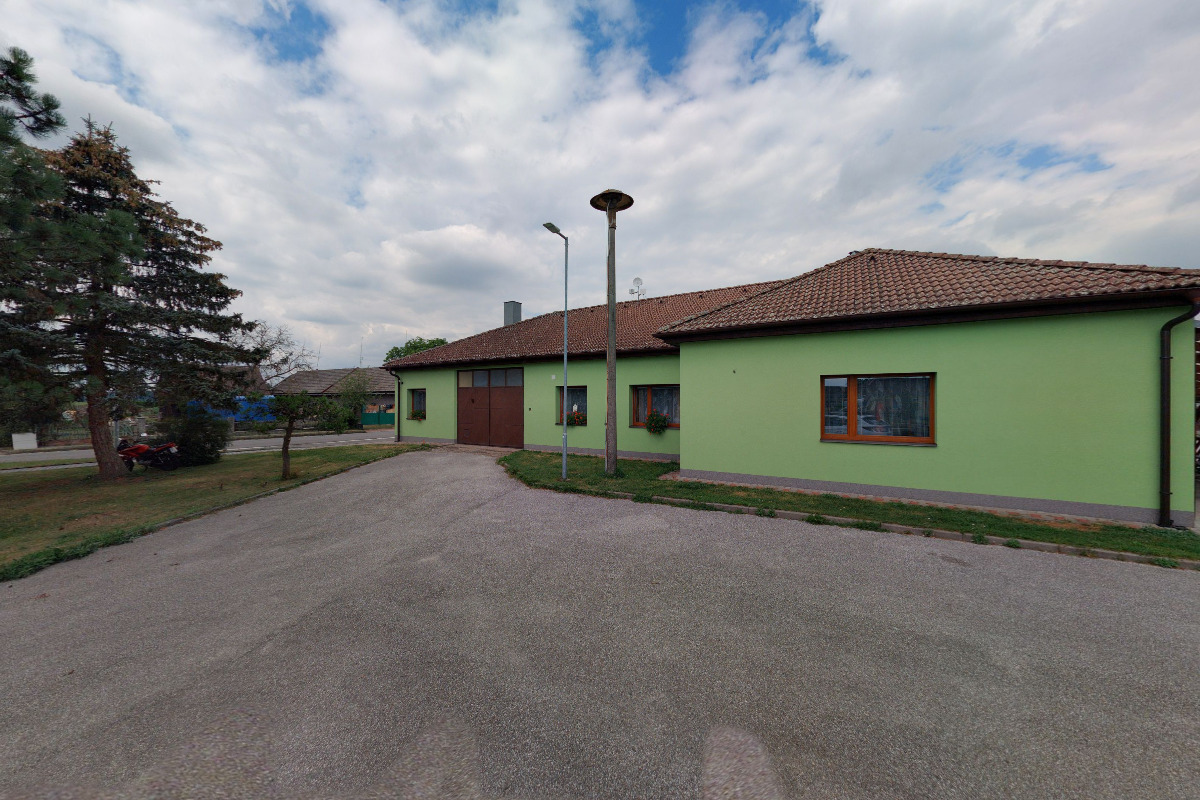 Strašov - obecní úřad foto 2