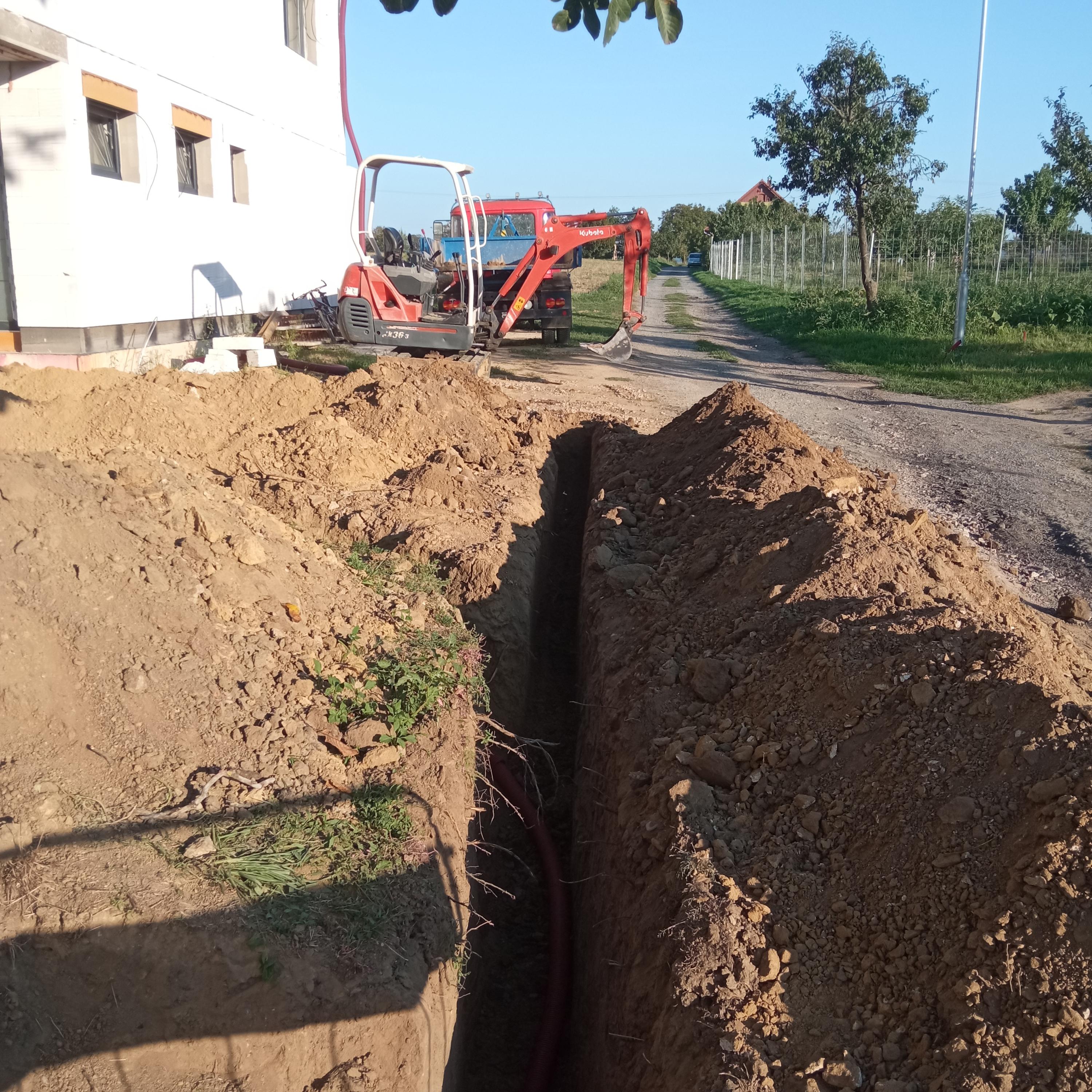 Tomáš Svoboda - zemní a výkopové práce minibagrem foto 5