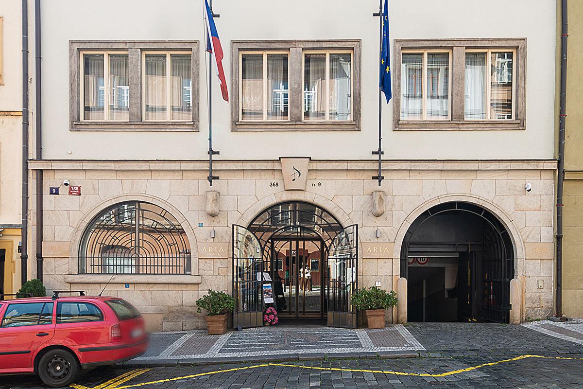 MR.PARKIT - Parking Hotel Aria Prague