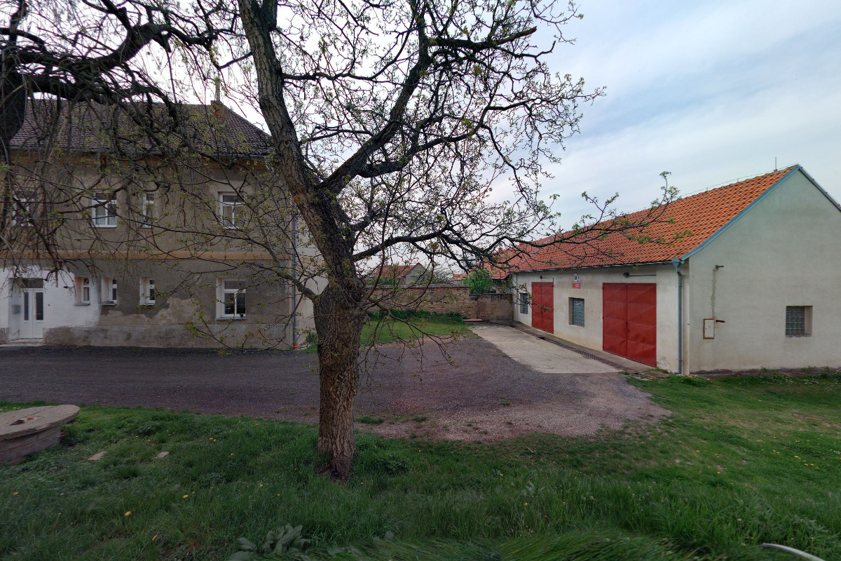 Místní knihovna v Charvátcích foto 3