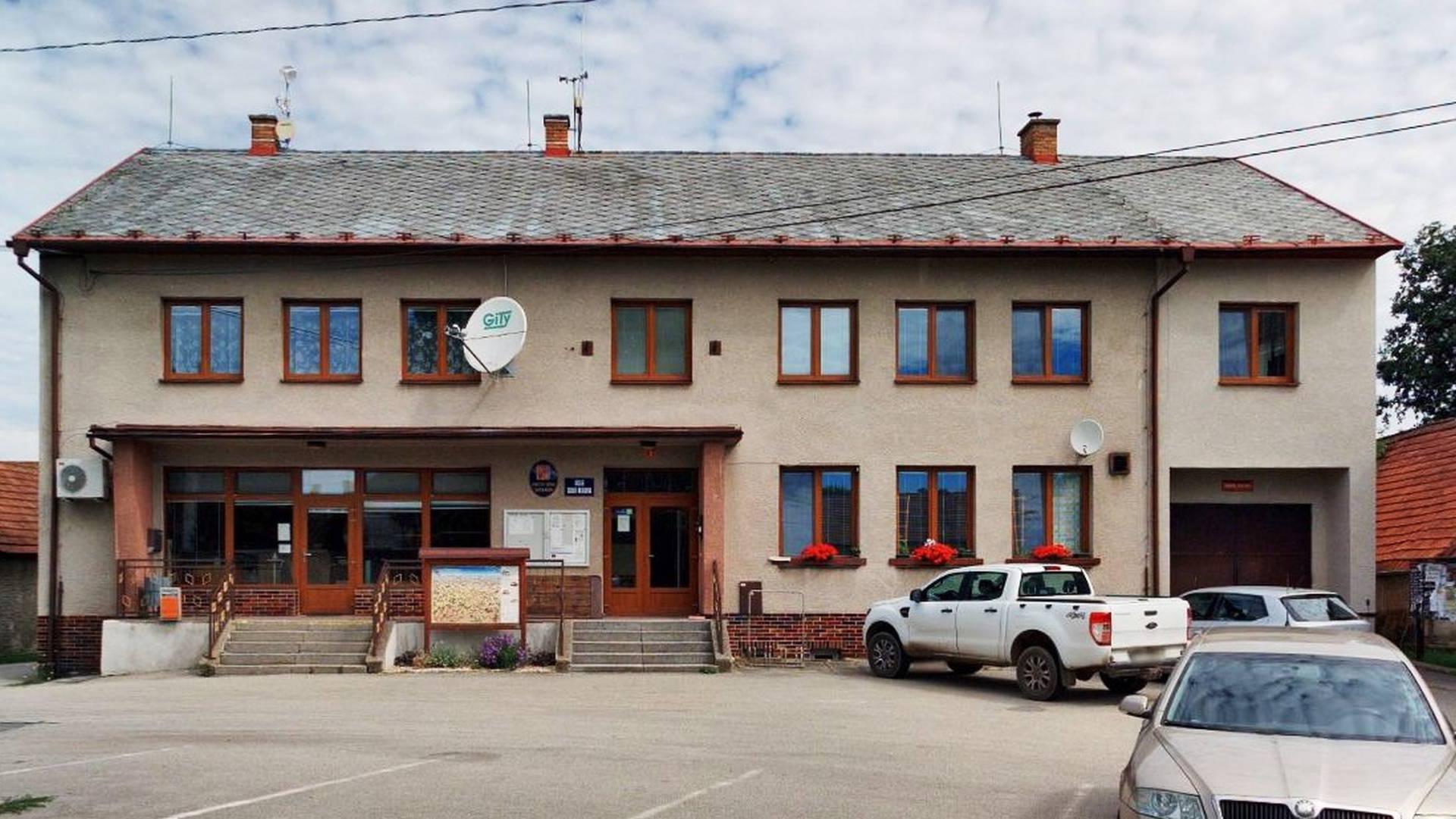 Ústrašín - obecní úřad