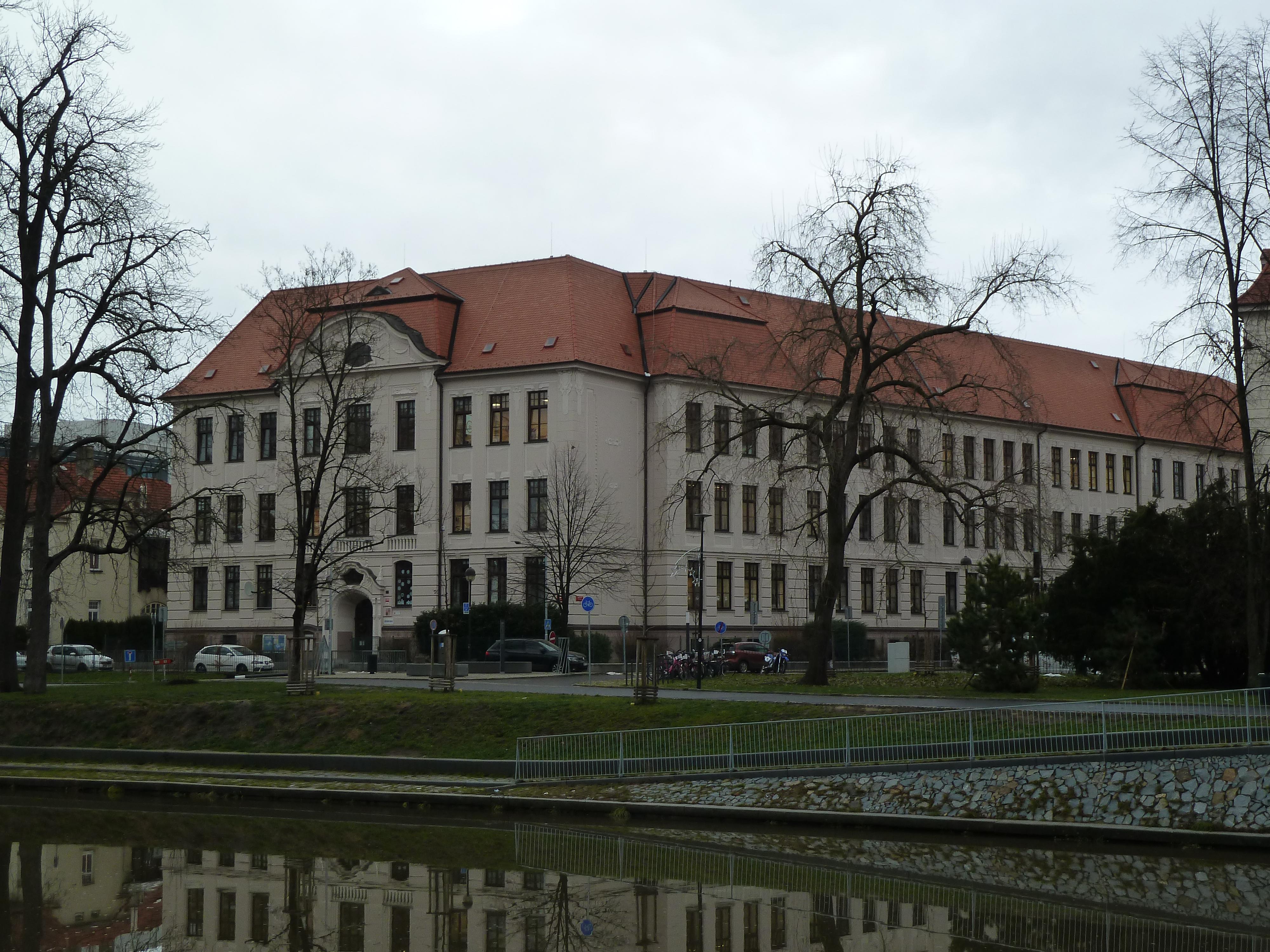 Základní škola, Dukelská 11, České Budějovice foto 5