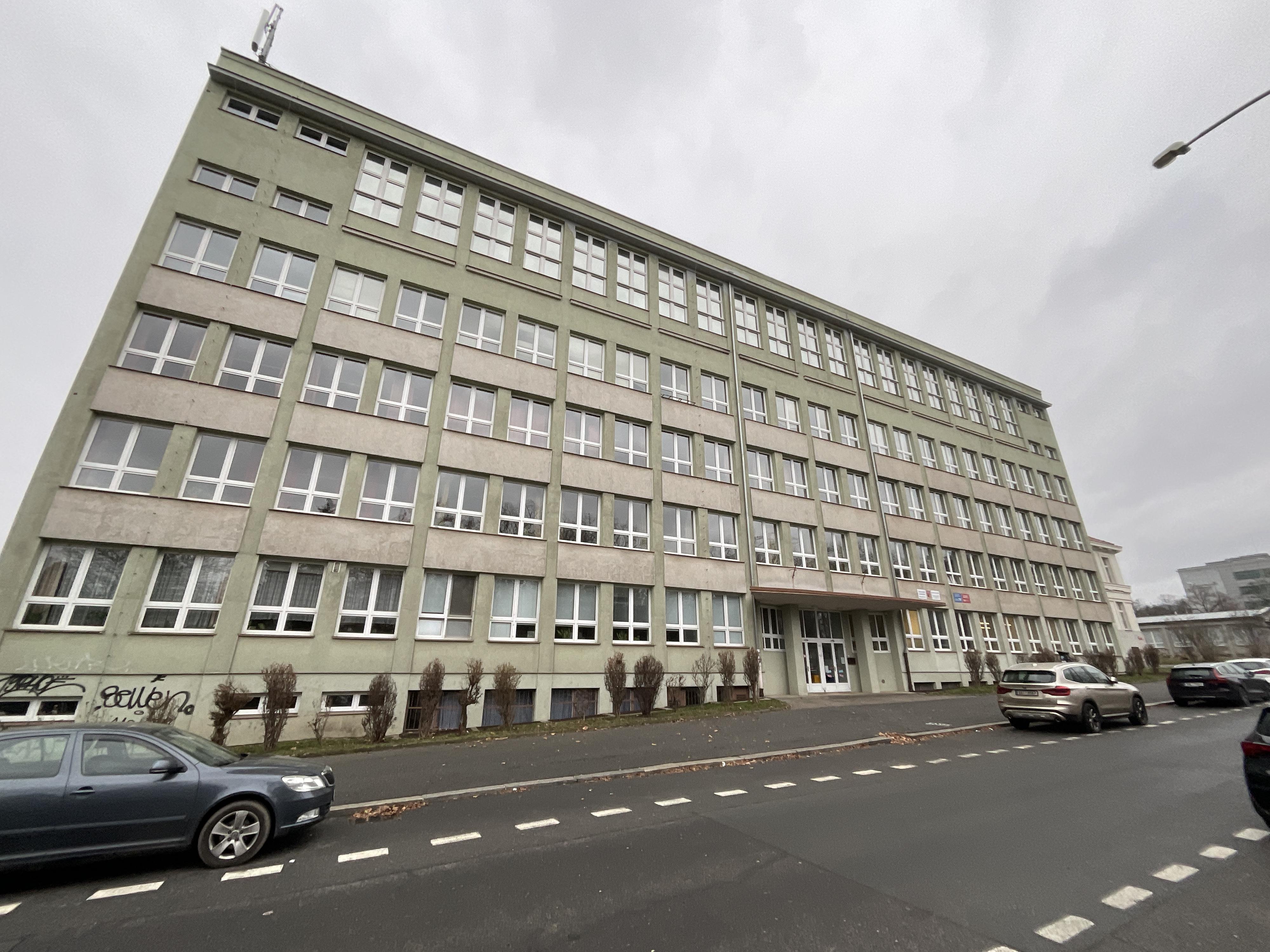 Obchodní akademie, Hovorčovická