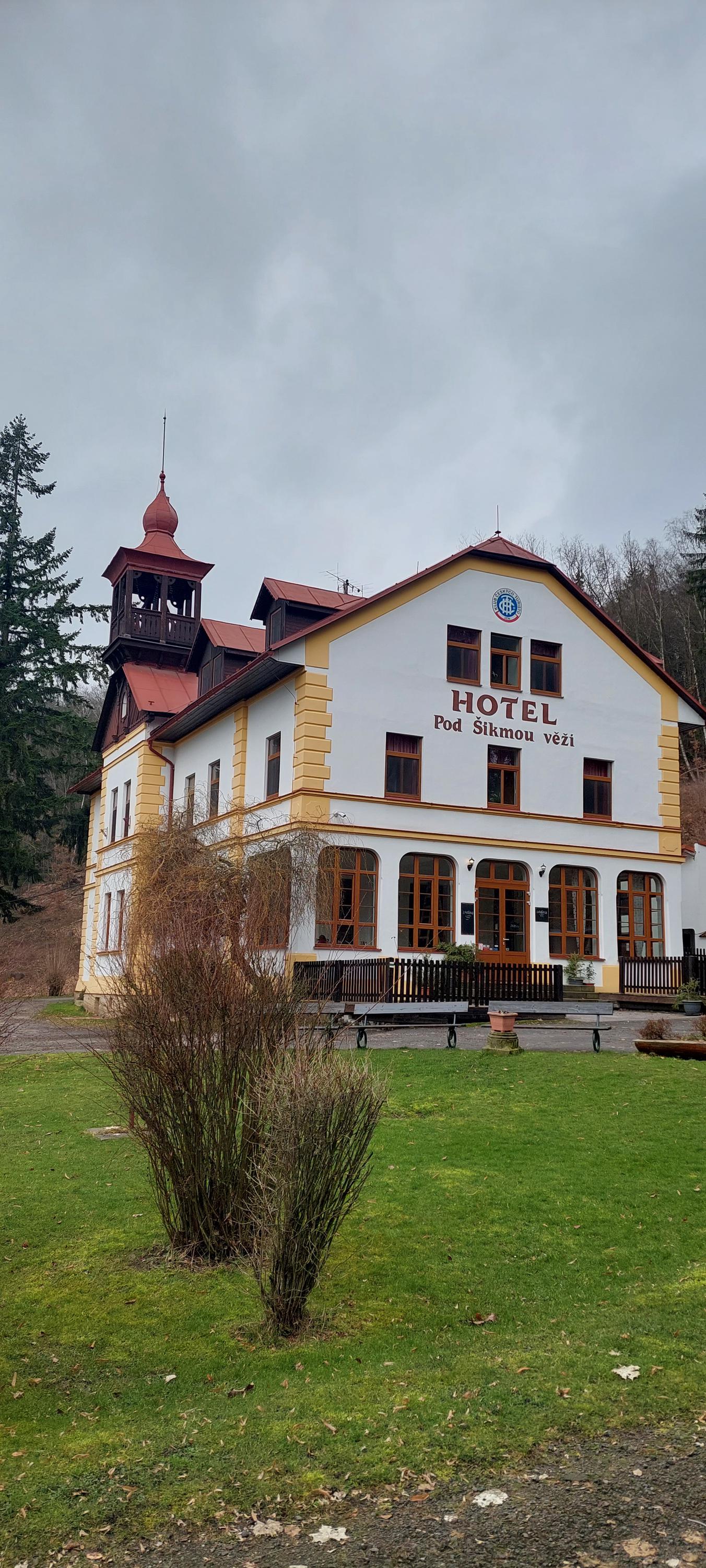 Restauce Pod šikmou Věží foto 6