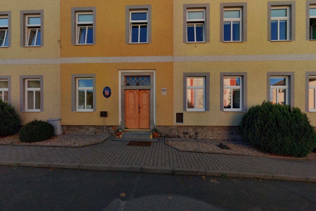 Základní škola a mateřská škola Dolany , okres Klatovy