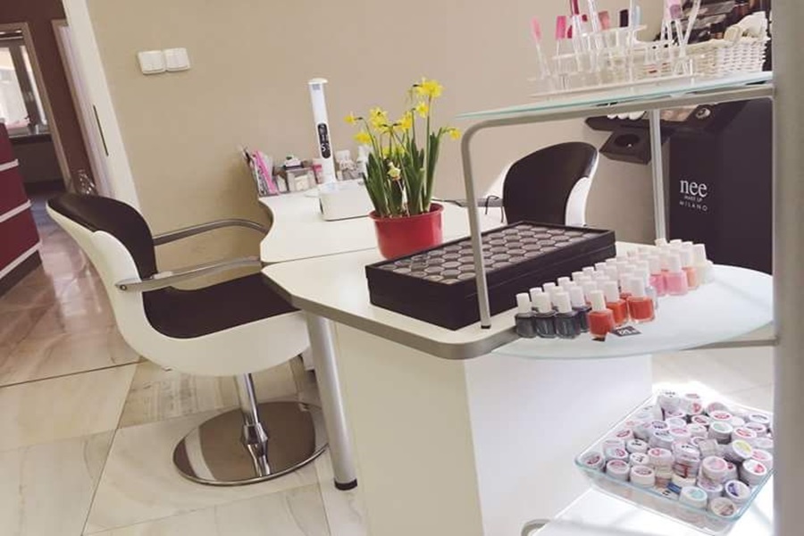 Nehtová modeláž a manikúra