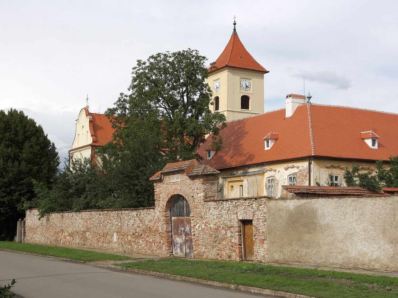 Loděnice - obecní úřad foto 4