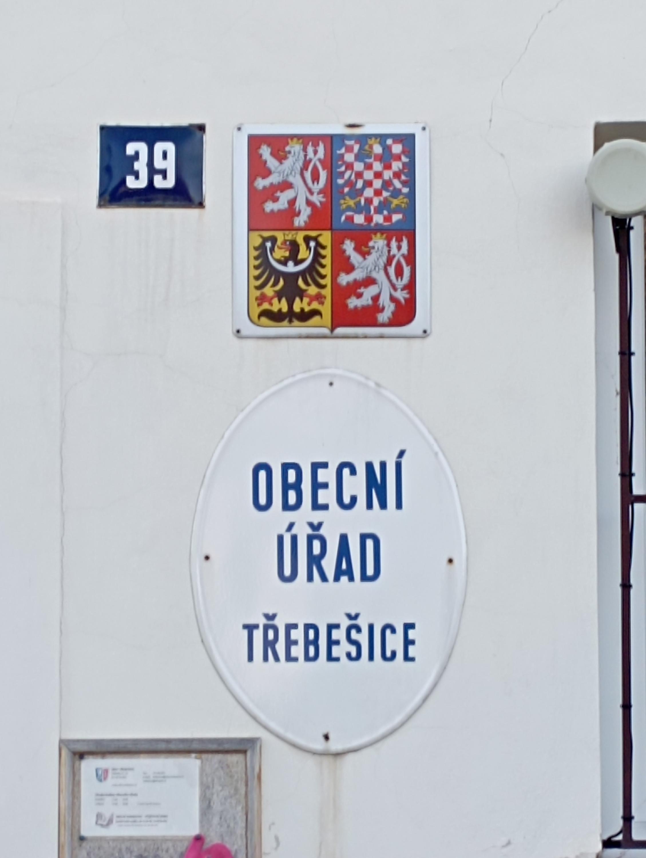 Třebešice - obecní úřad foto 2