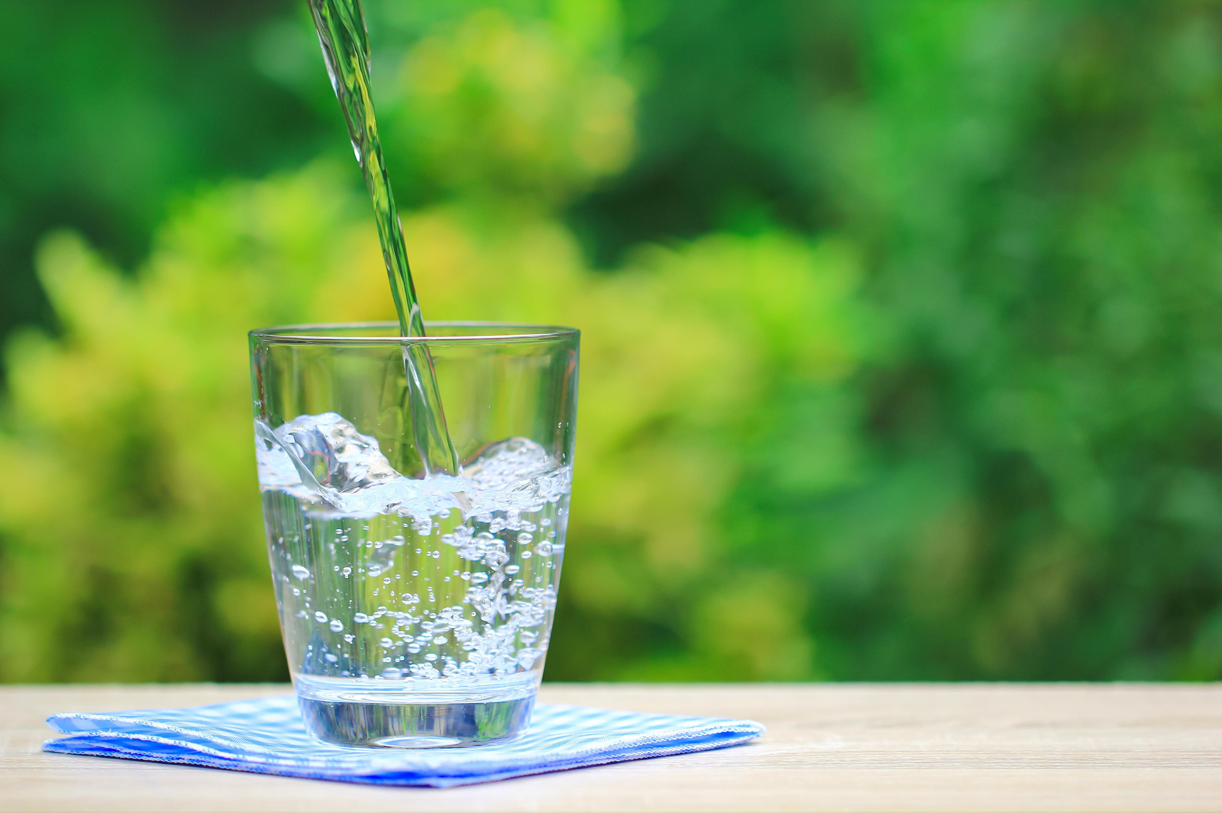 John Nell - pramenitá voda