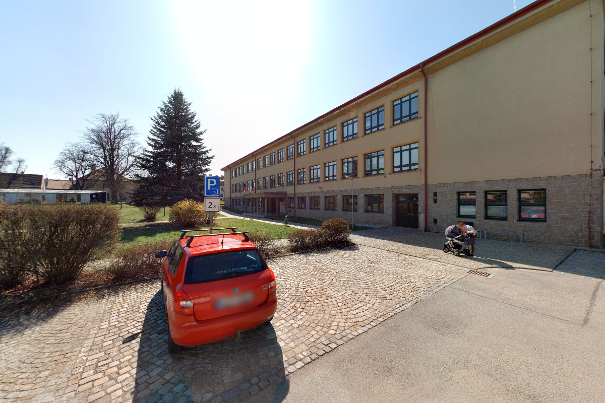 Gymnázium Otokara Březiny foto 3