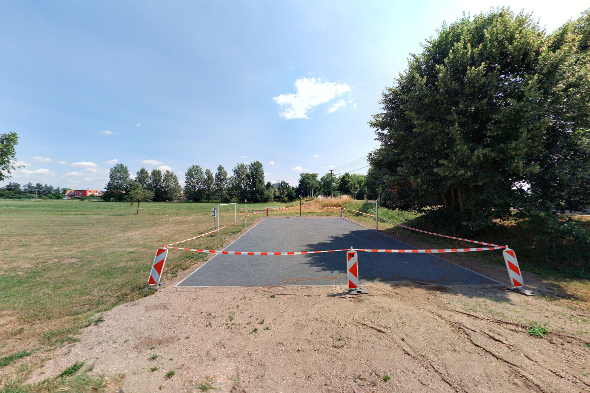 Volejbalové hřiště Černilovská