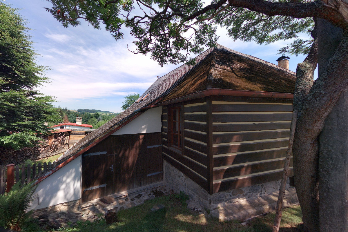 Chaloupka u lesa foto 2