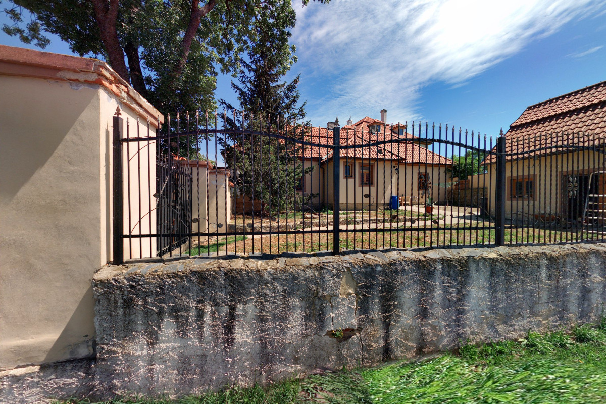 Restaurace Ekologická farma zámek Skřivaň