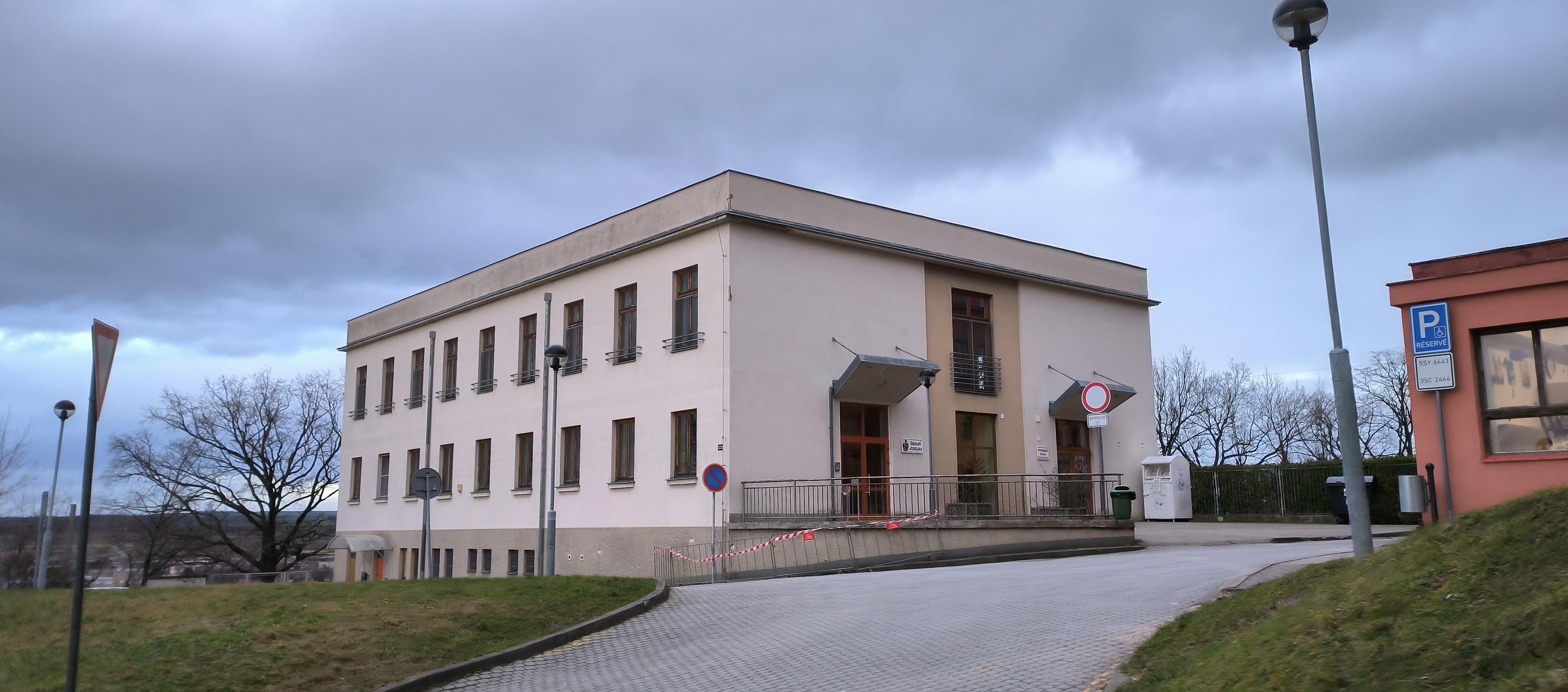 Školní jídelna Mělník, Fügnerova foto 1