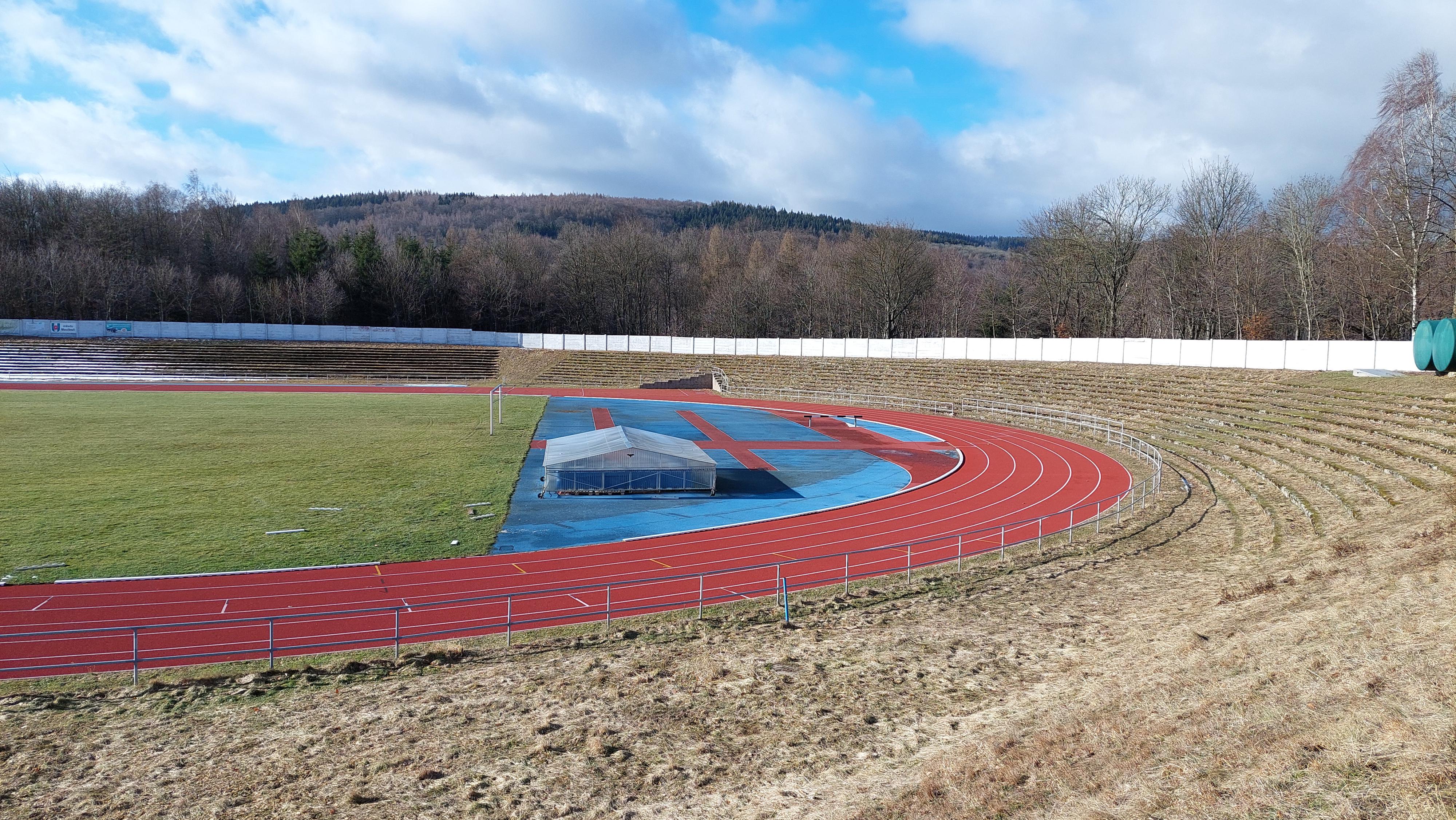 Atletický stadion Meziboří foto 3