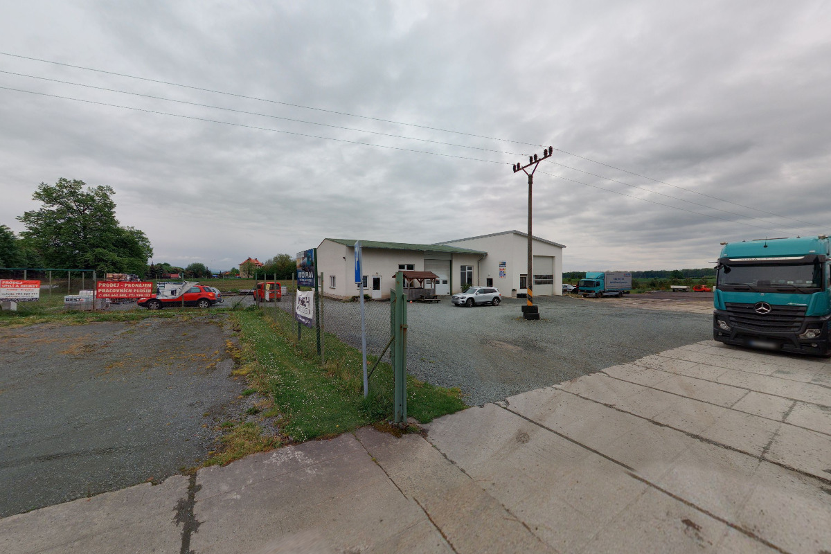 Milan Hofman - bazar zemědělských strojů foto 2