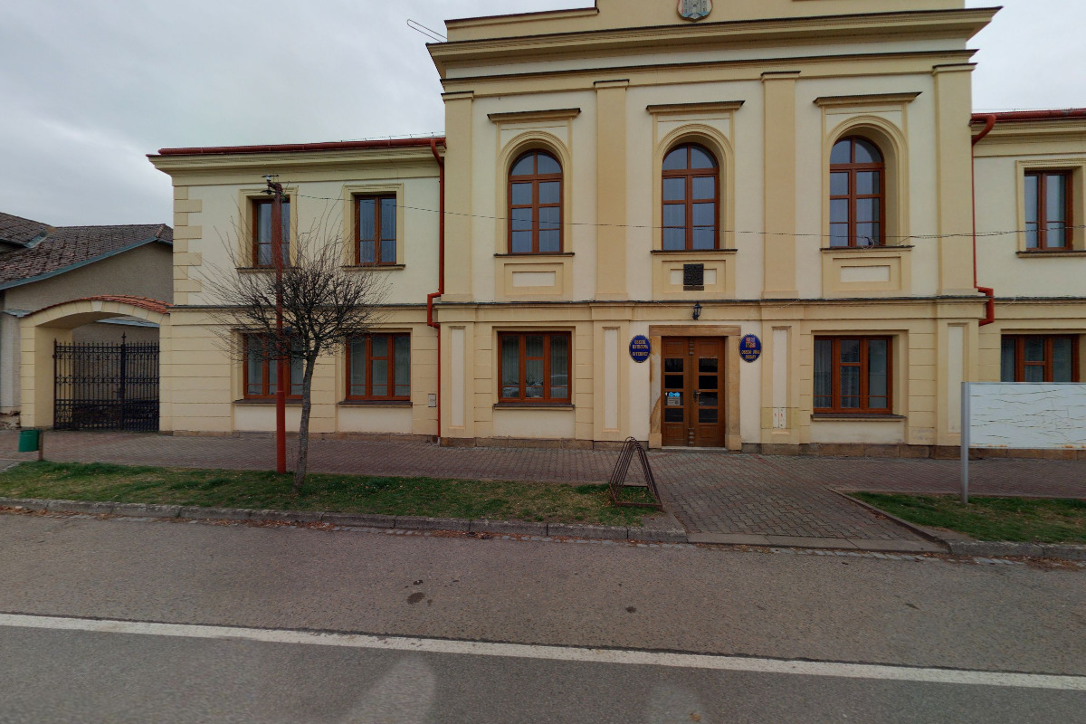 Středisková knihovna Smirady foto 2