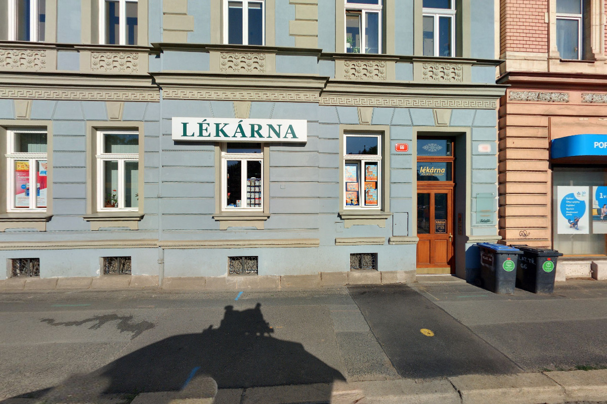 Lékárna U Sv. Jana Nepomuckého foto 2