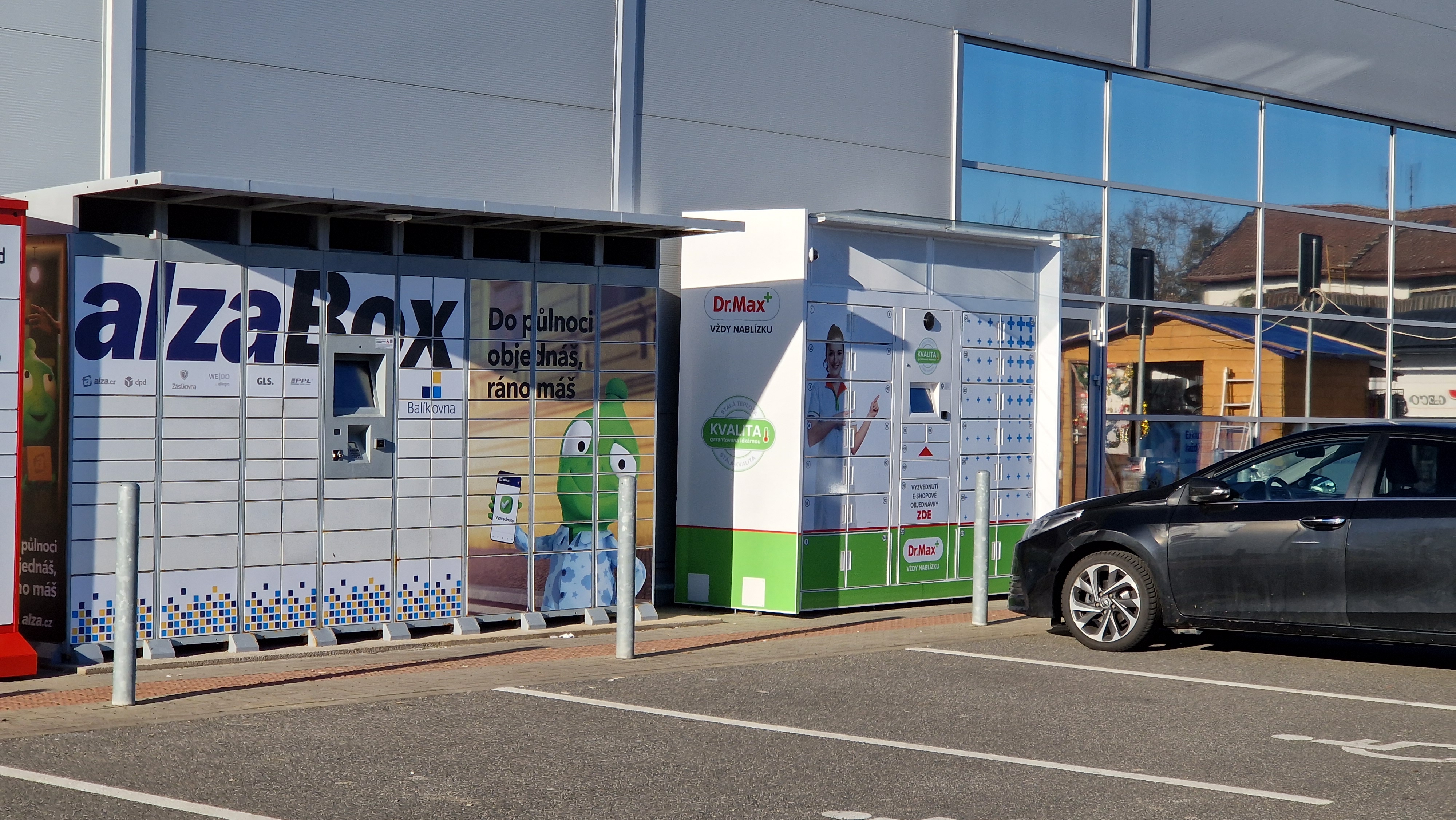 Dr. Max - výdejní box