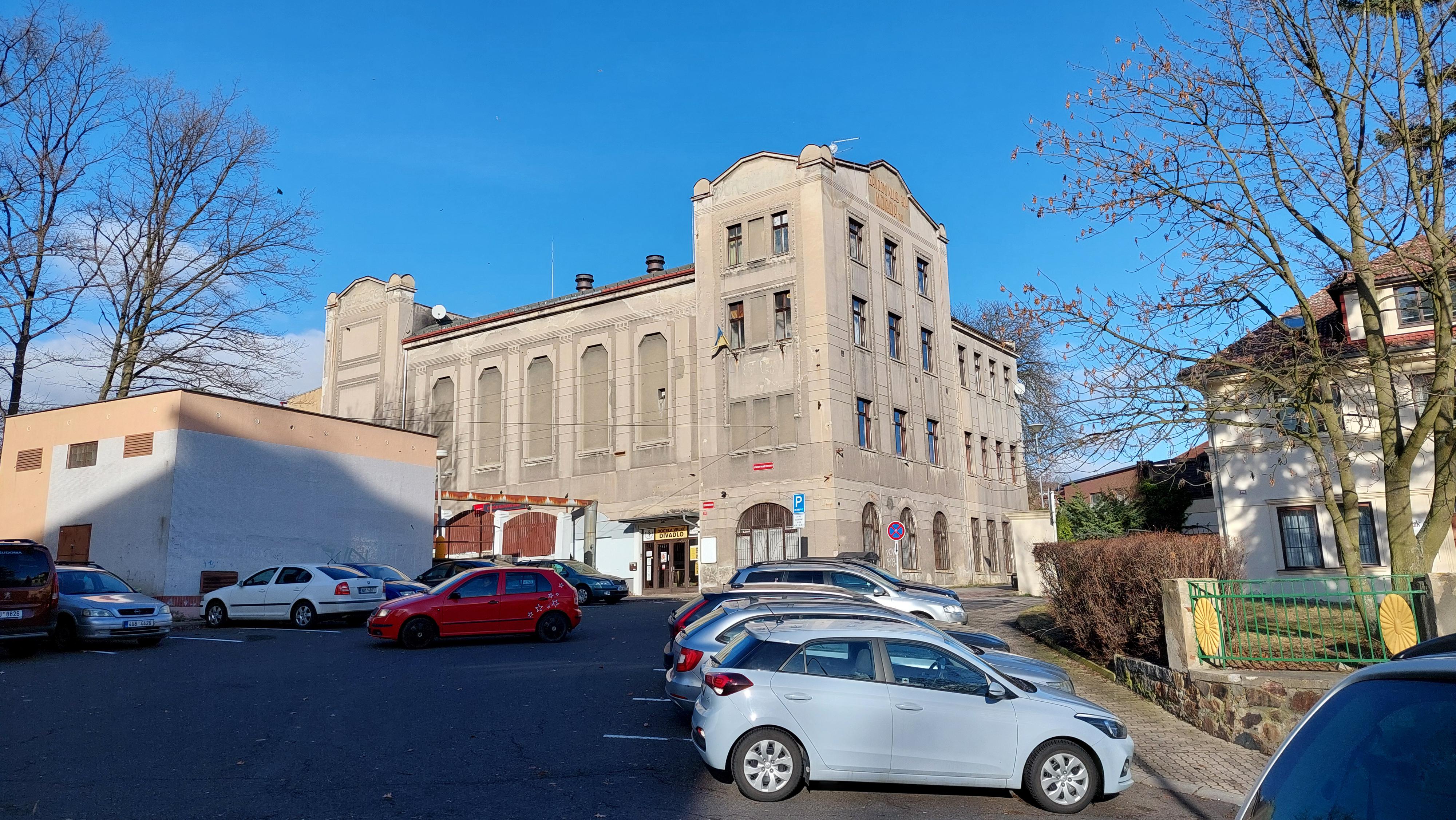 Docela velké divadlo foto 3