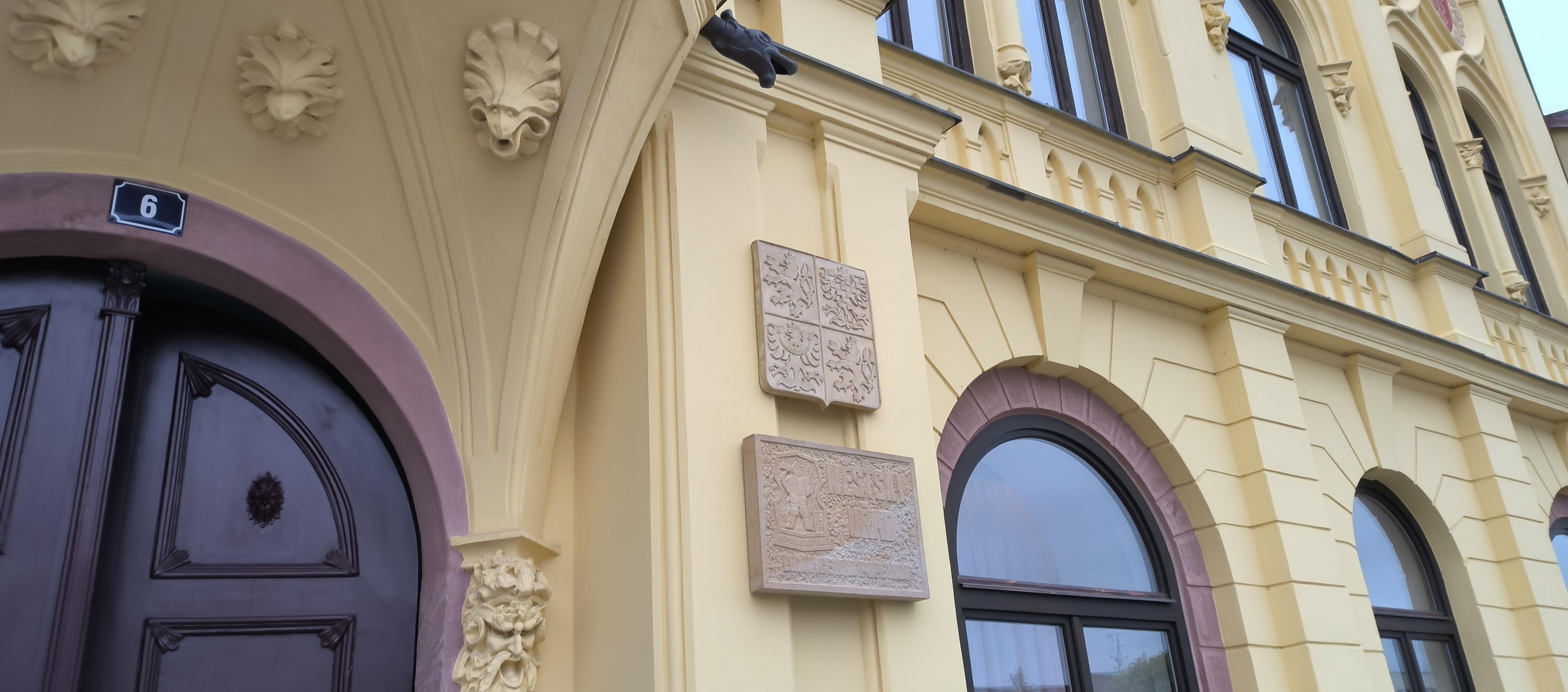 Lomnice nad Popelkou - městský úřad foto 3