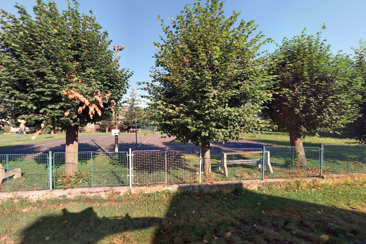 Víceúčelové sportovní hřiště Nebužely