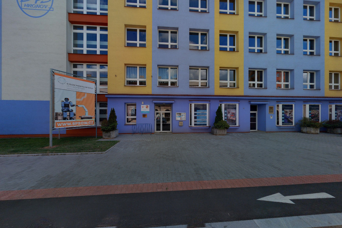 Střední průmyslová škola Otty Wichterleho (centrum elektrotechnických a strojírenských technologií) foto 5
