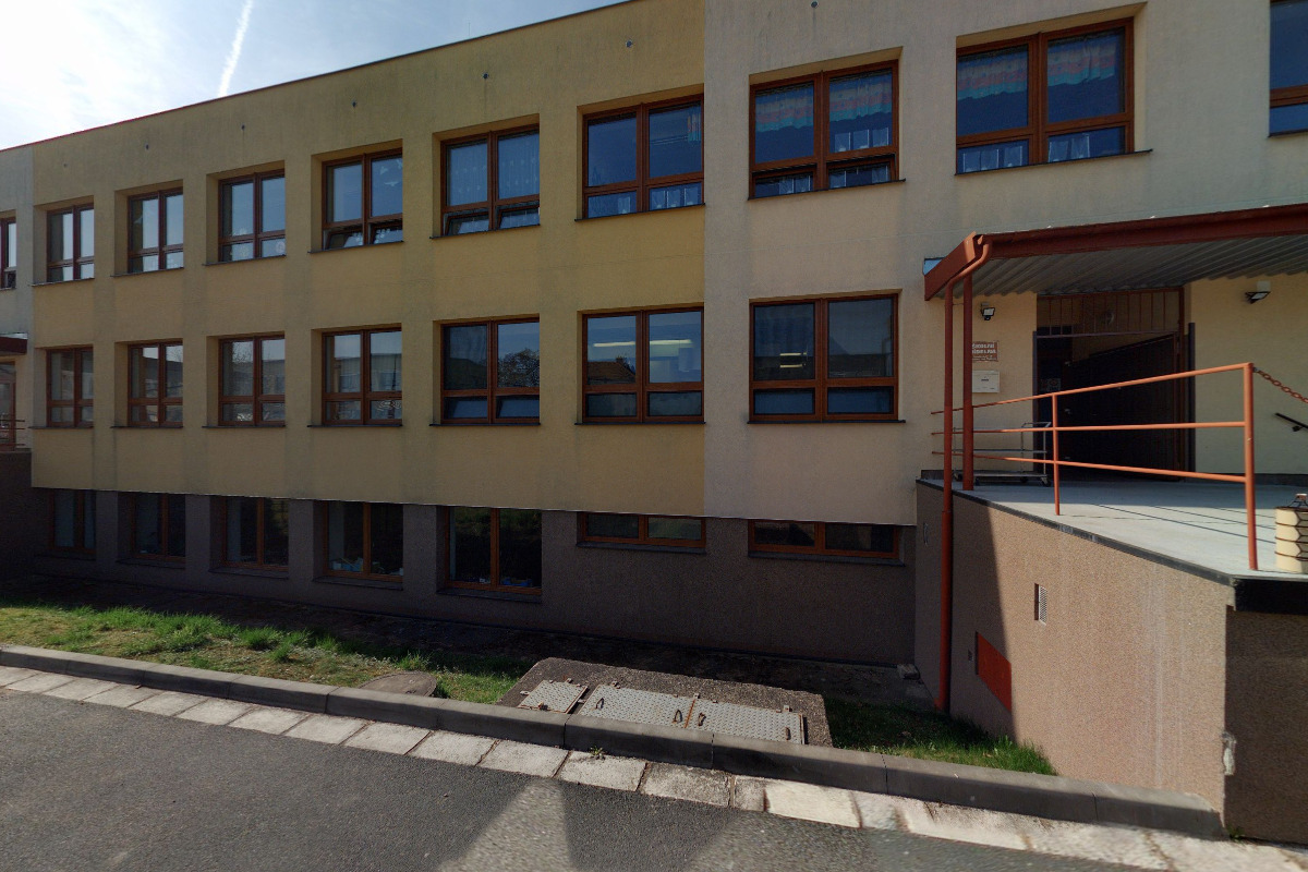 Školní jídelna, Chlumec nad Cidlinou foto 2