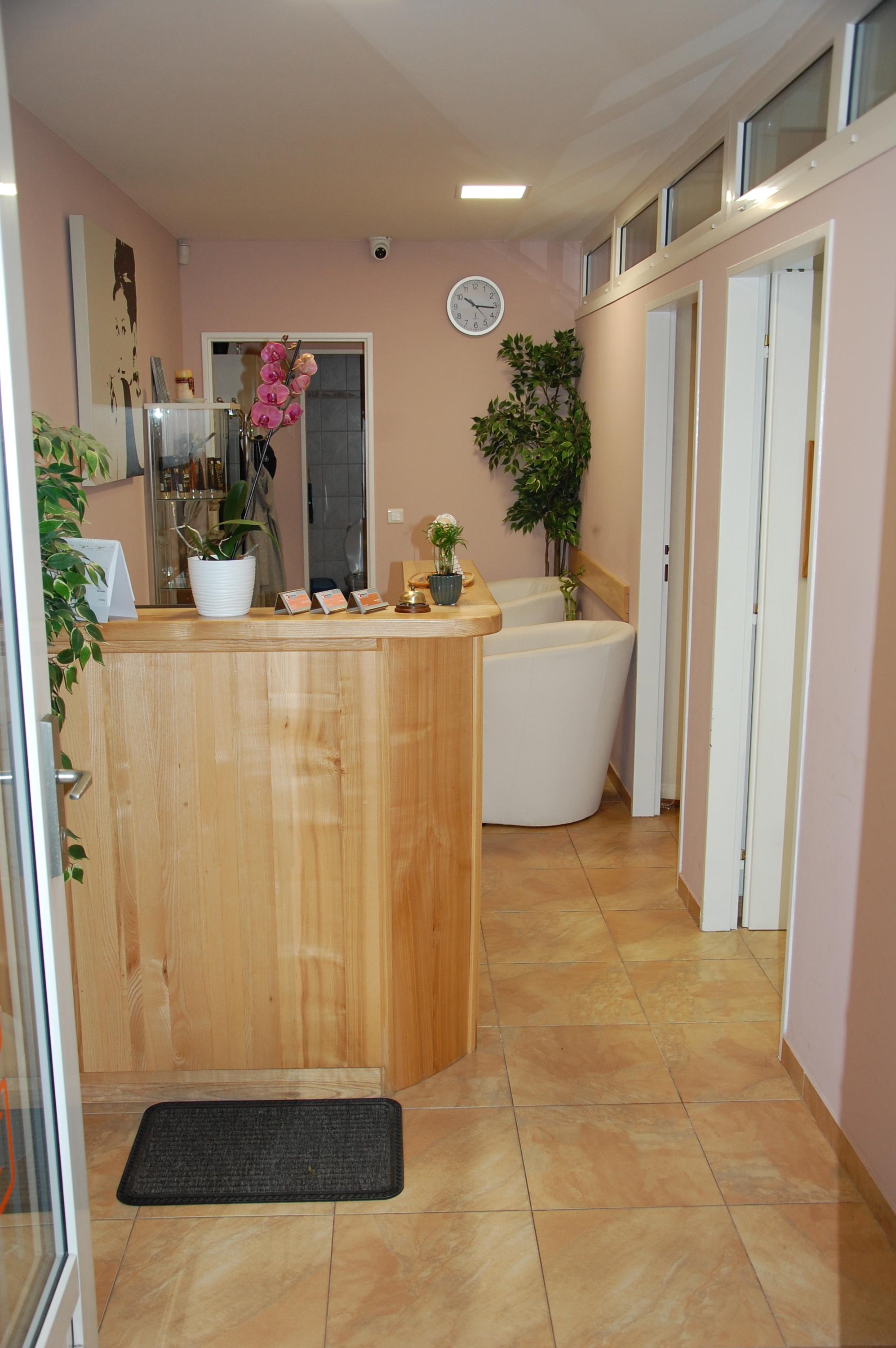 K - studio Praha - kadeřnictví, solárium, pedikúra foto 5