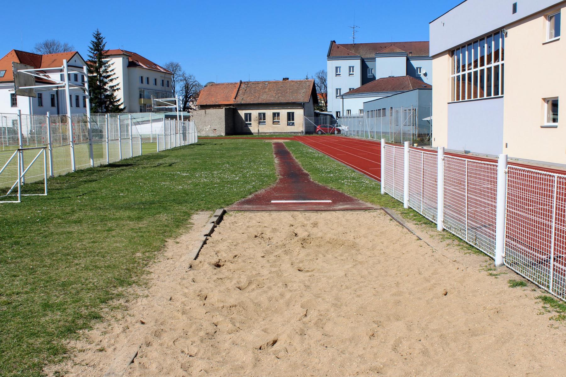 Gymnázium, Pardubice, Dašická - sportovní areál foto 5