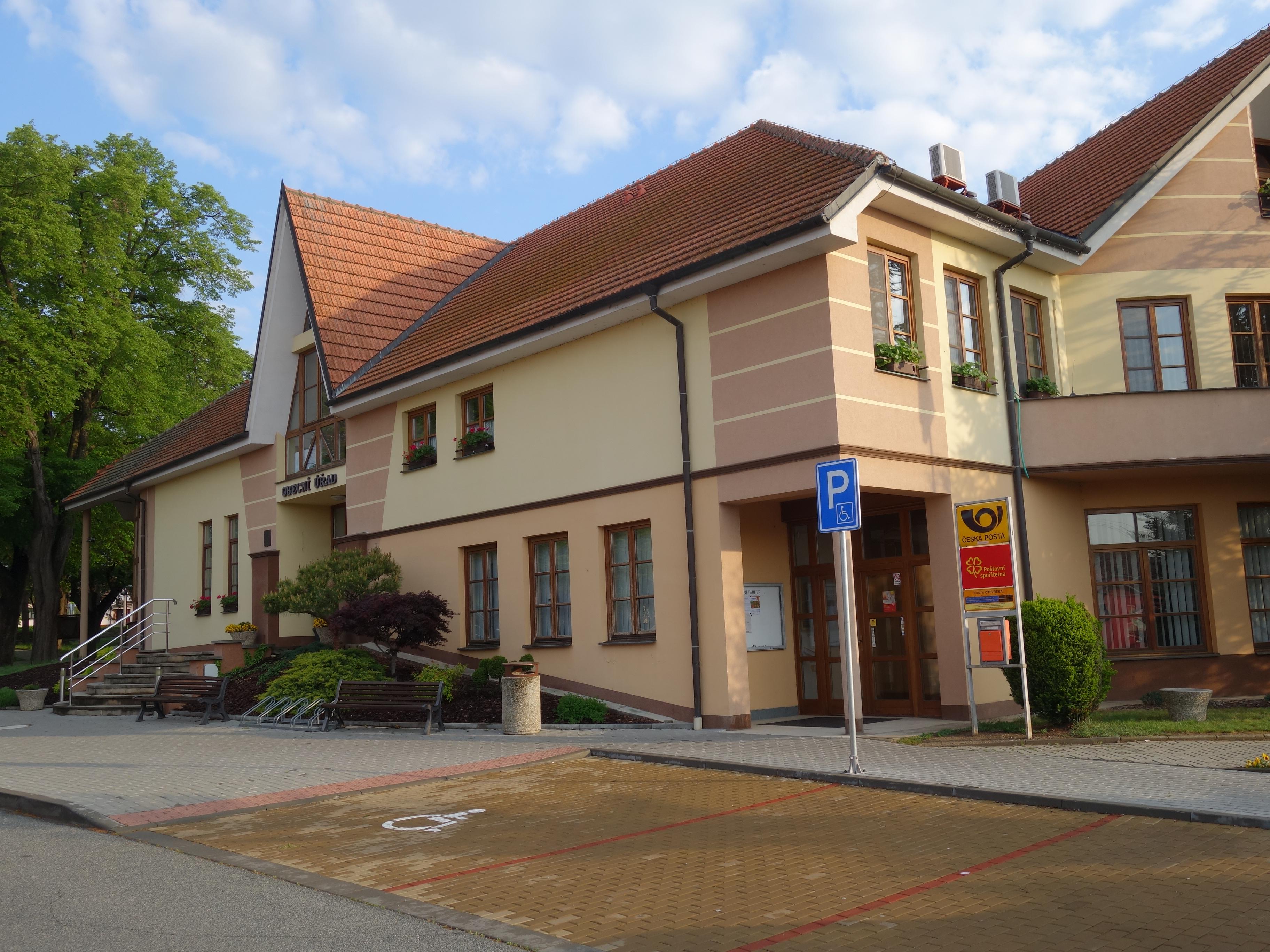 Rohatec - obecní úřad foto 2