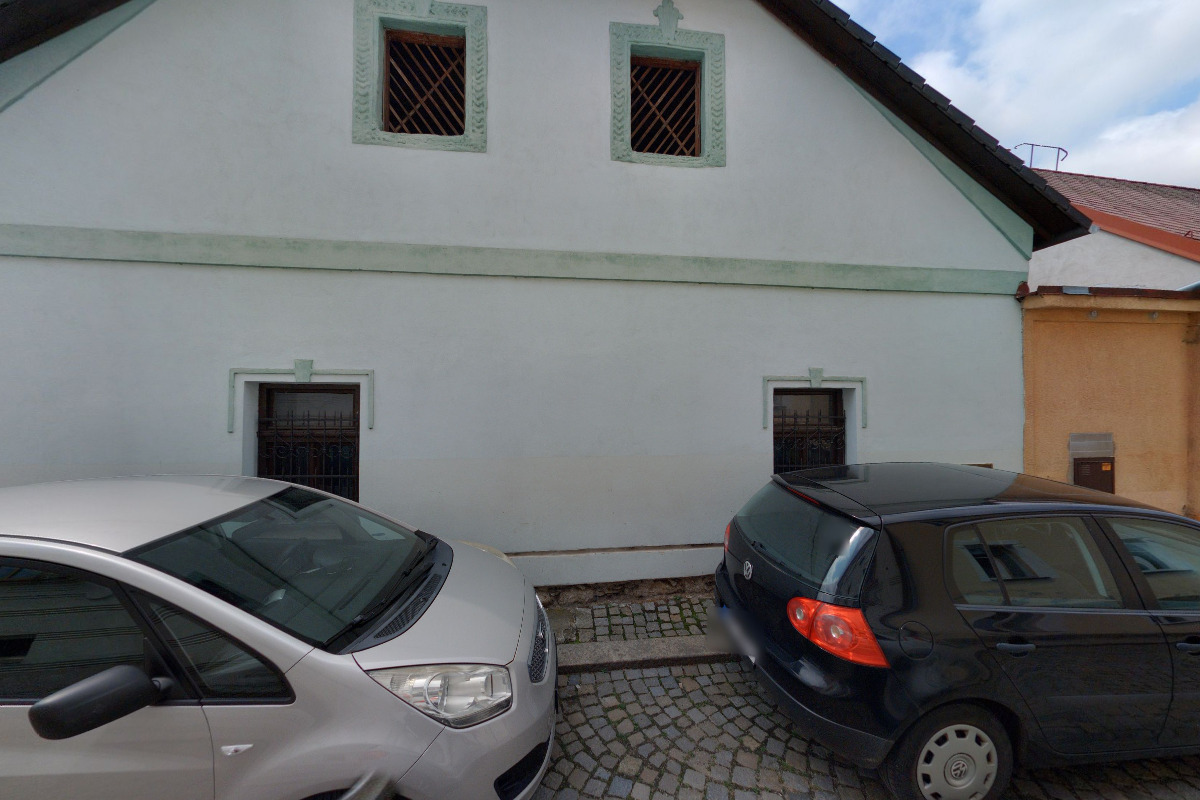 BARVY A LAKY DROGERIE