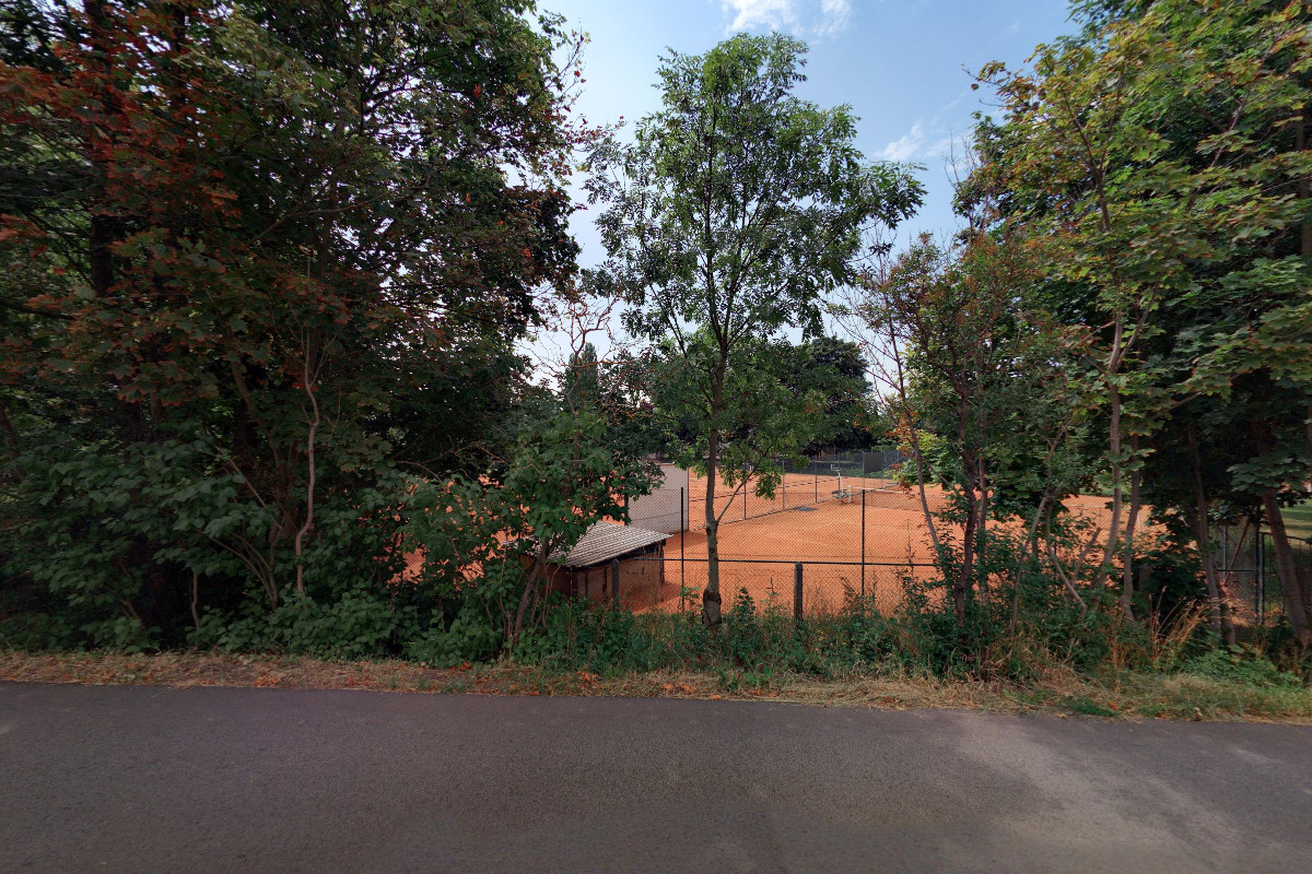 TENIS DYNAMO PLÁCKY