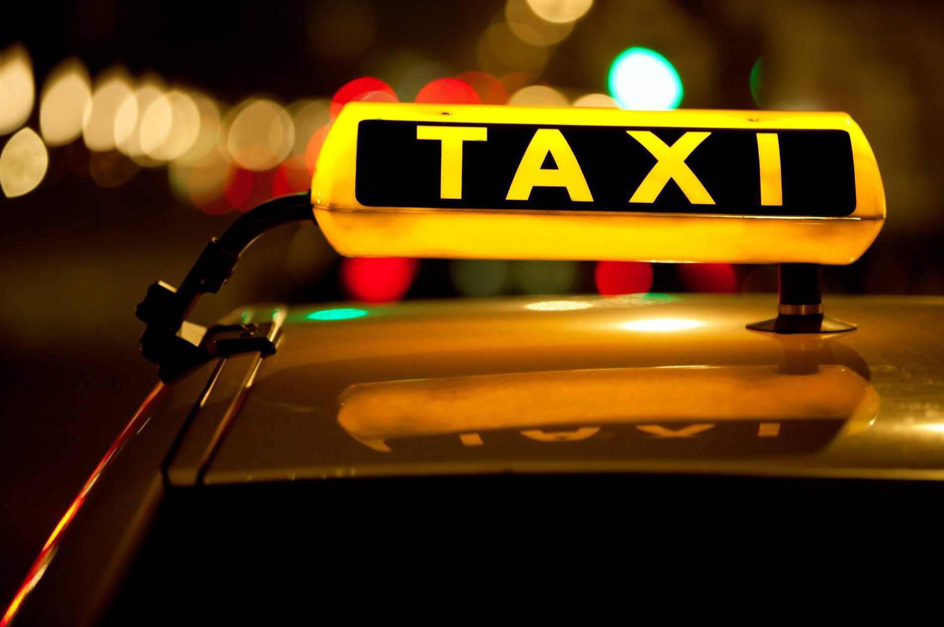 AAA Taxislužba Krupka foto 3
