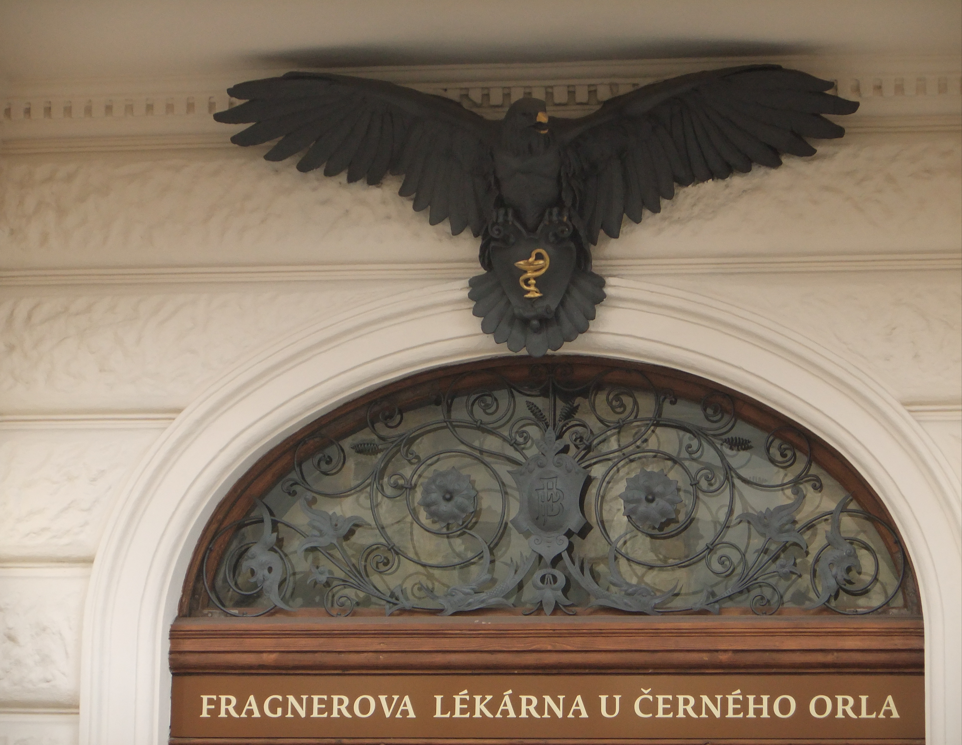 Fragnerova lékárna U Černého orla foto 4