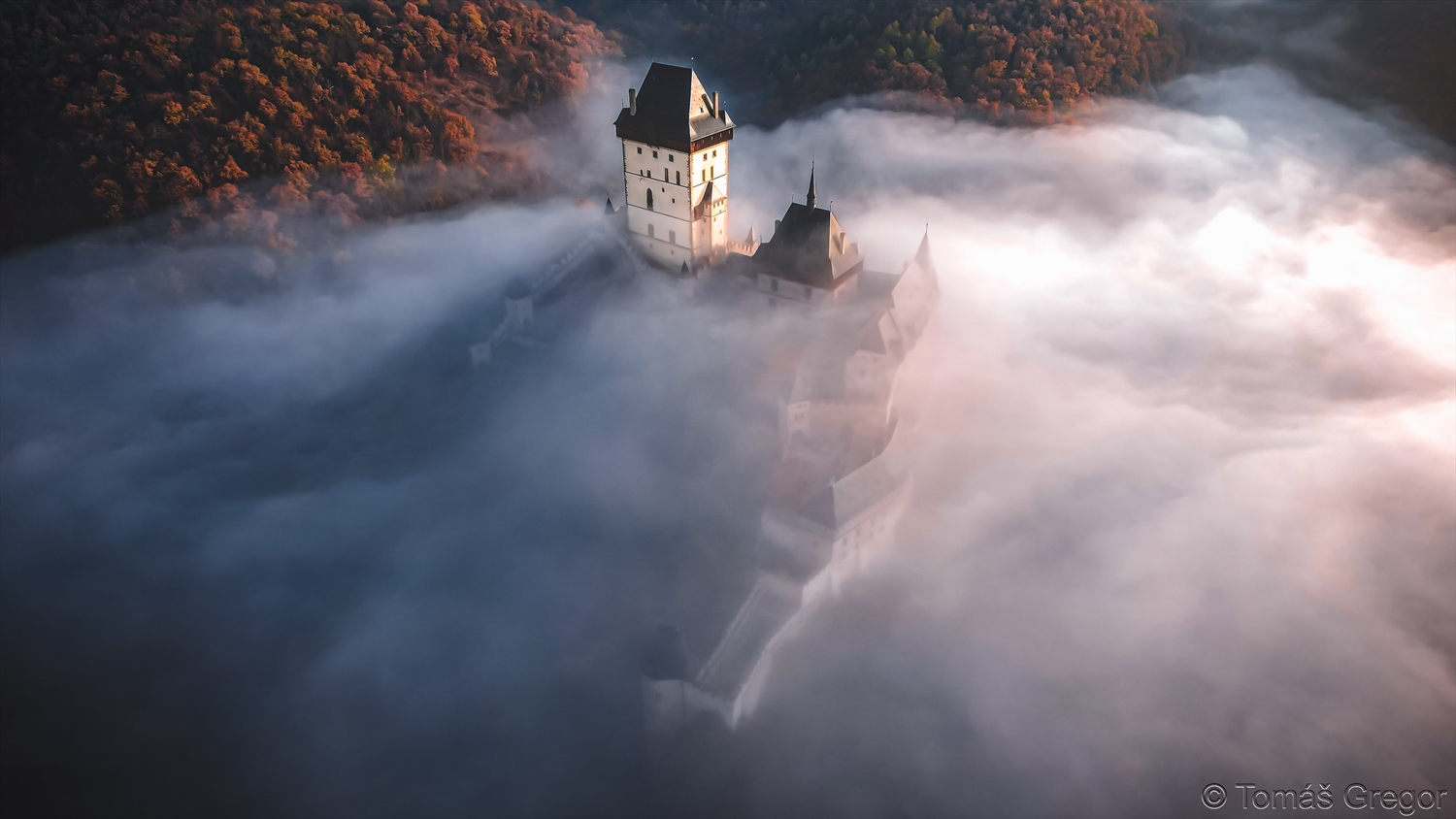 Státní hrad Karlštejn foto 4