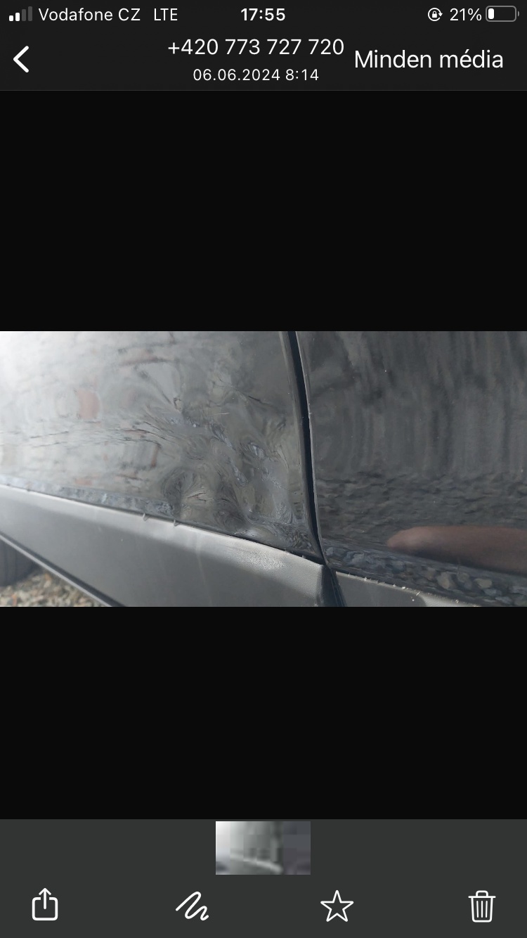 René Zahradníček - Opravy karoserií foto 4