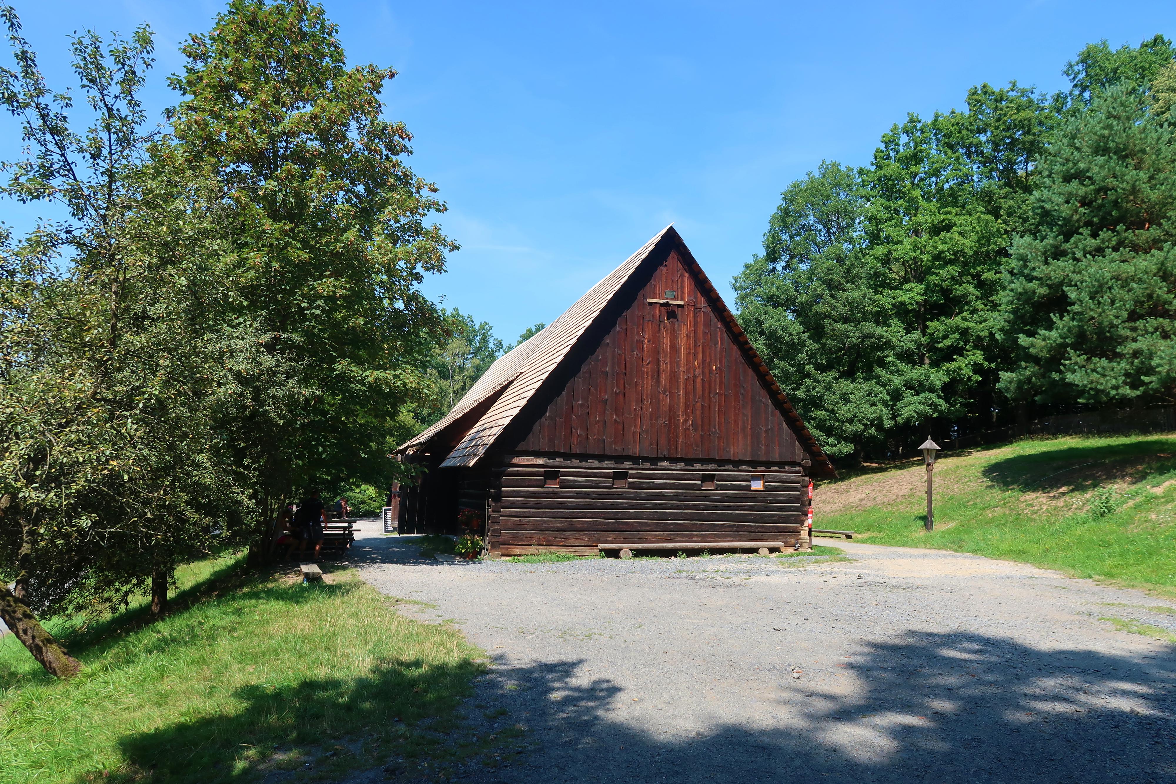 Šestiboká fojtská stodola z Hodslavic - Občerstvení