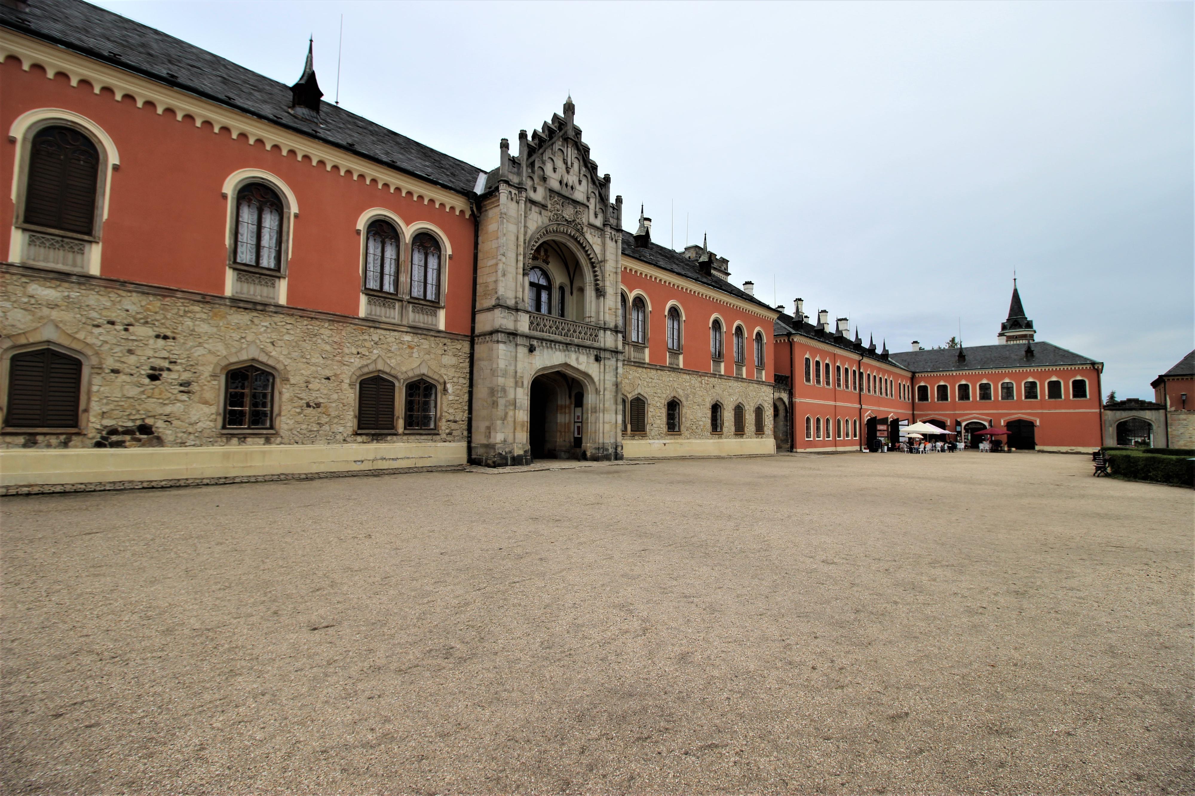 Státní zámek Sychrov