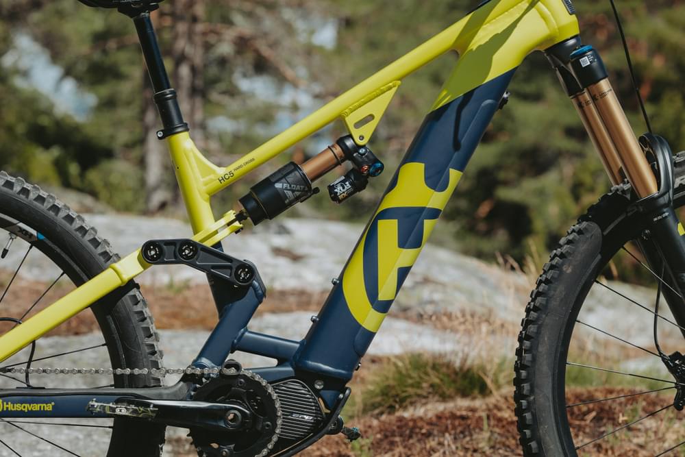 Celoodpružená elektrokola Husqvarna nově v Plzni