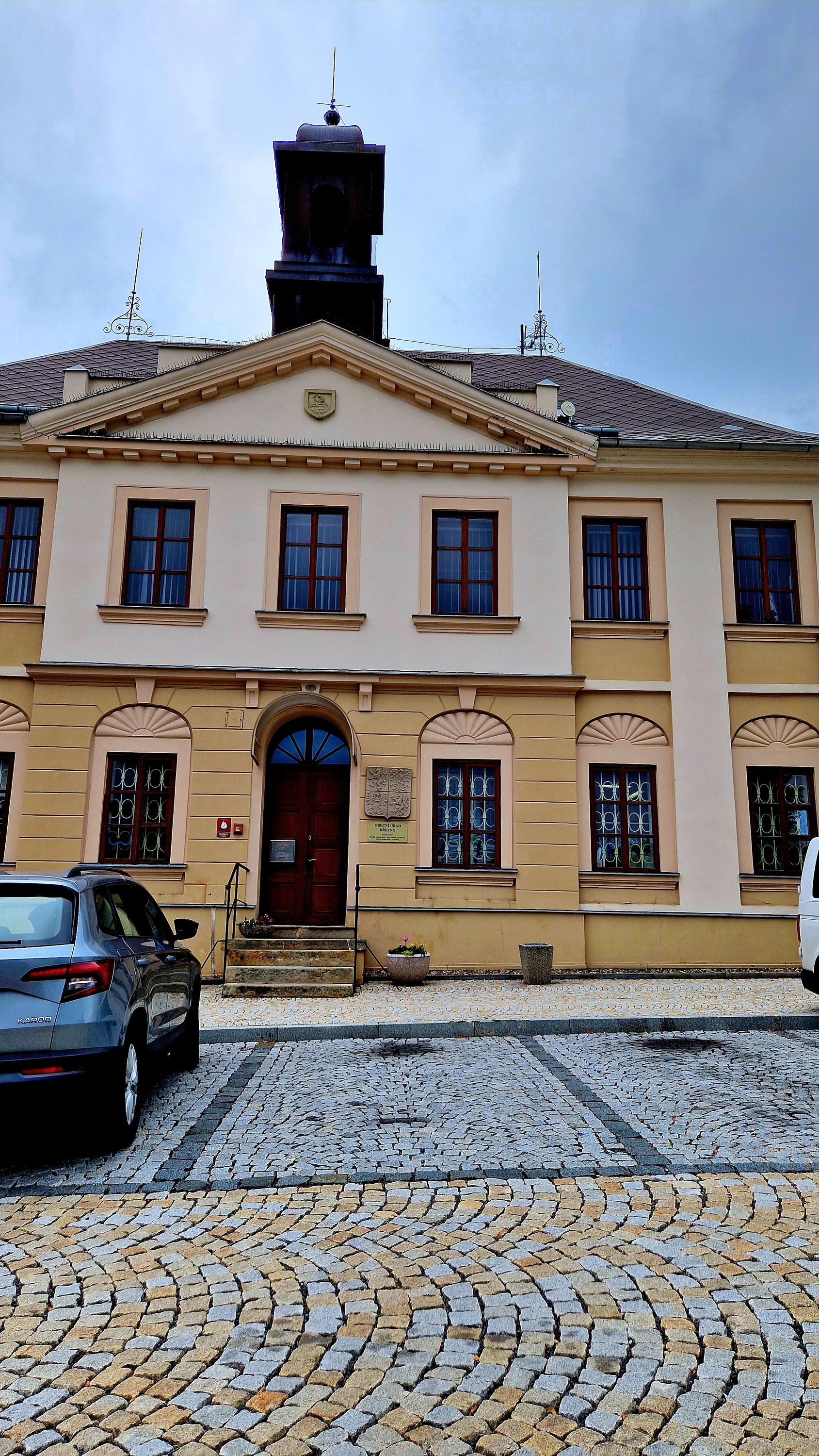 Březno - obecní úřad foto 2
