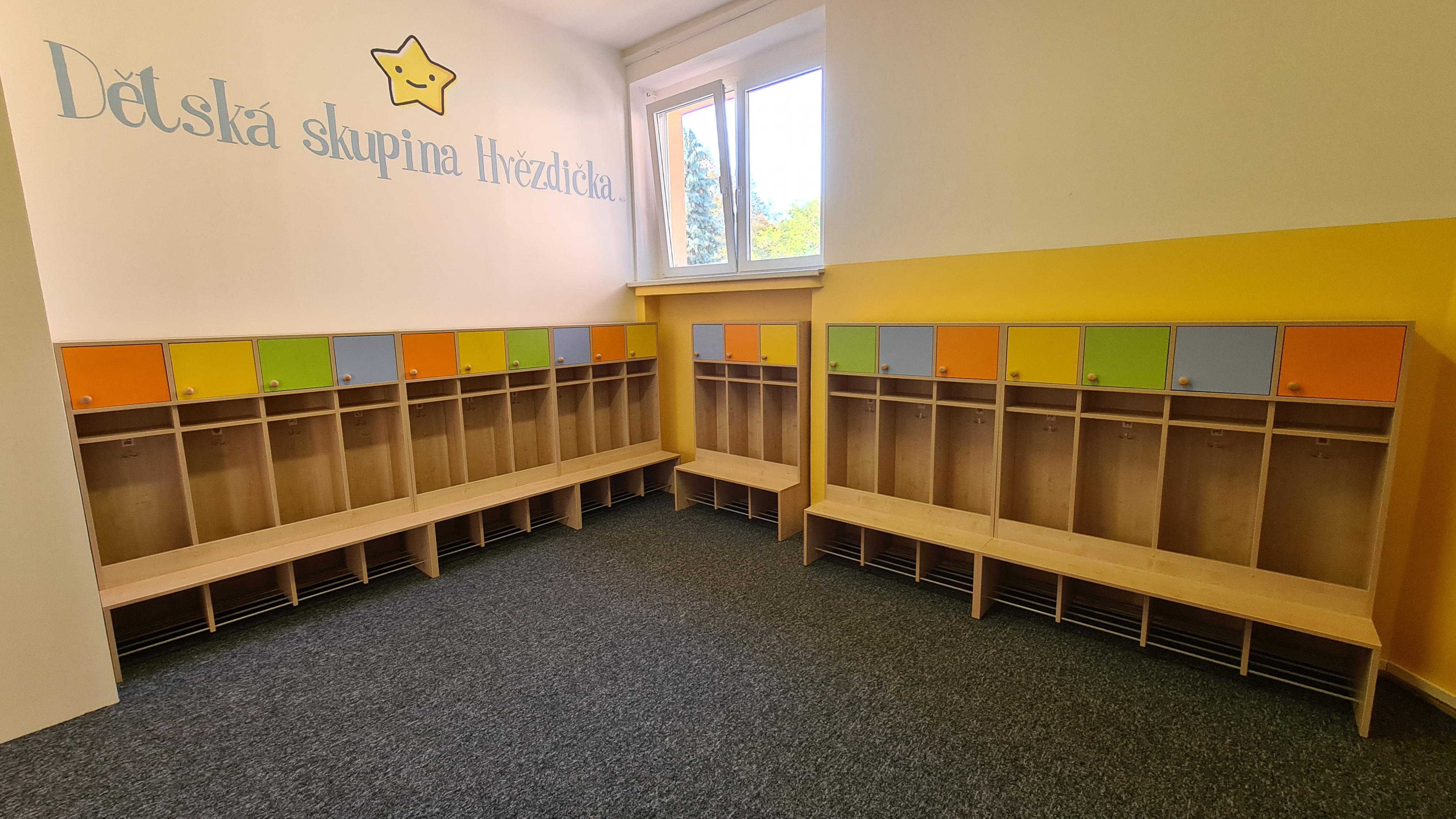 NÁBYTEK HONZA - školní nábytek foto 6