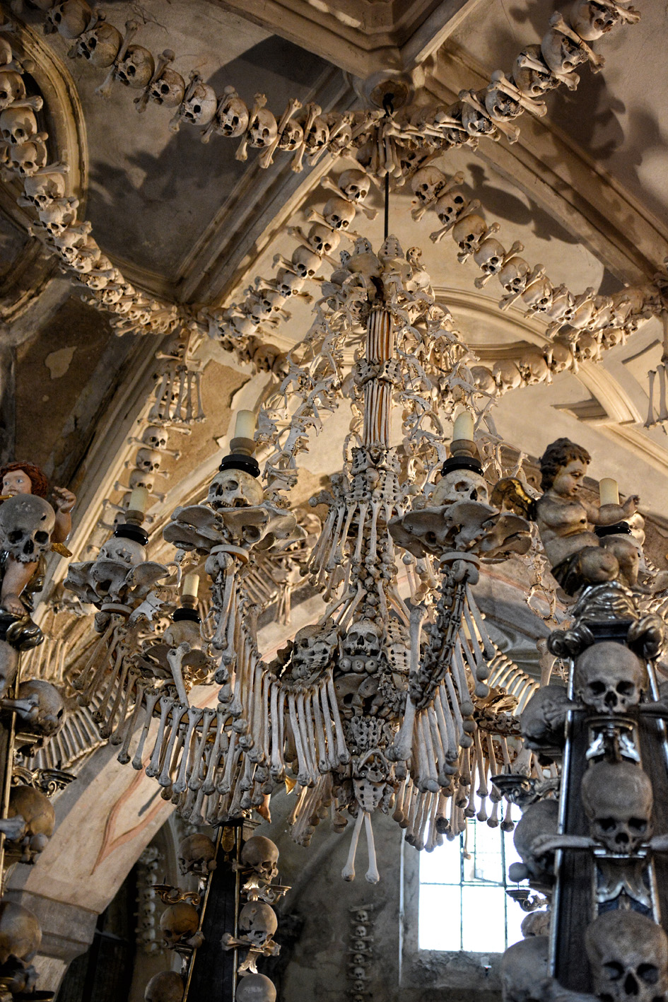 Kostel Všech svatých s kostnicí foto 4