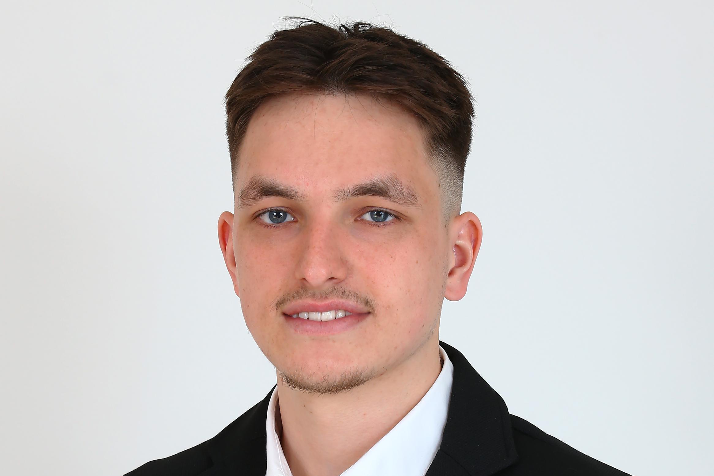 Šimon Zpěvák-realitní makléř