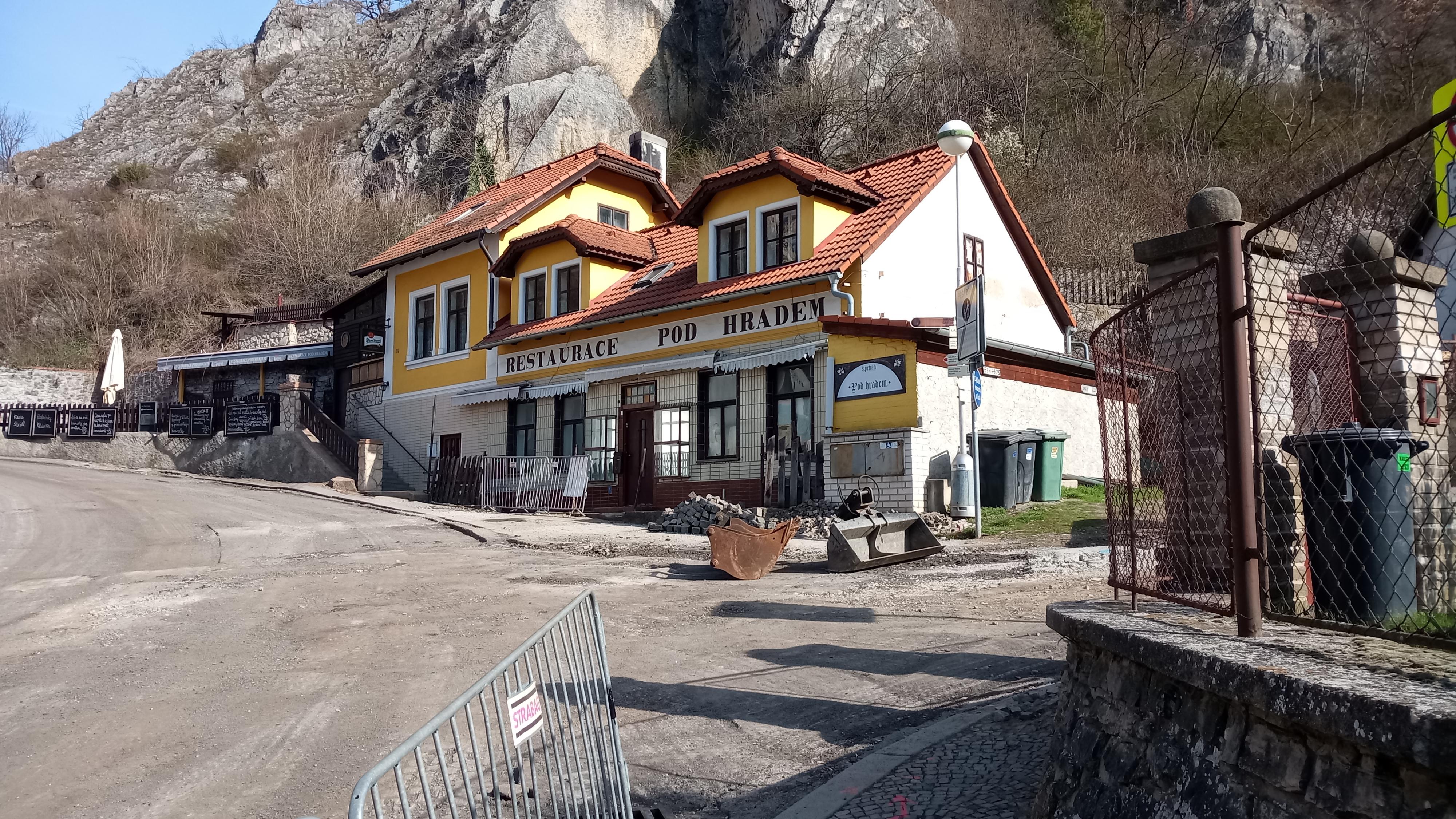 Restaurace Pod hradem foto 2