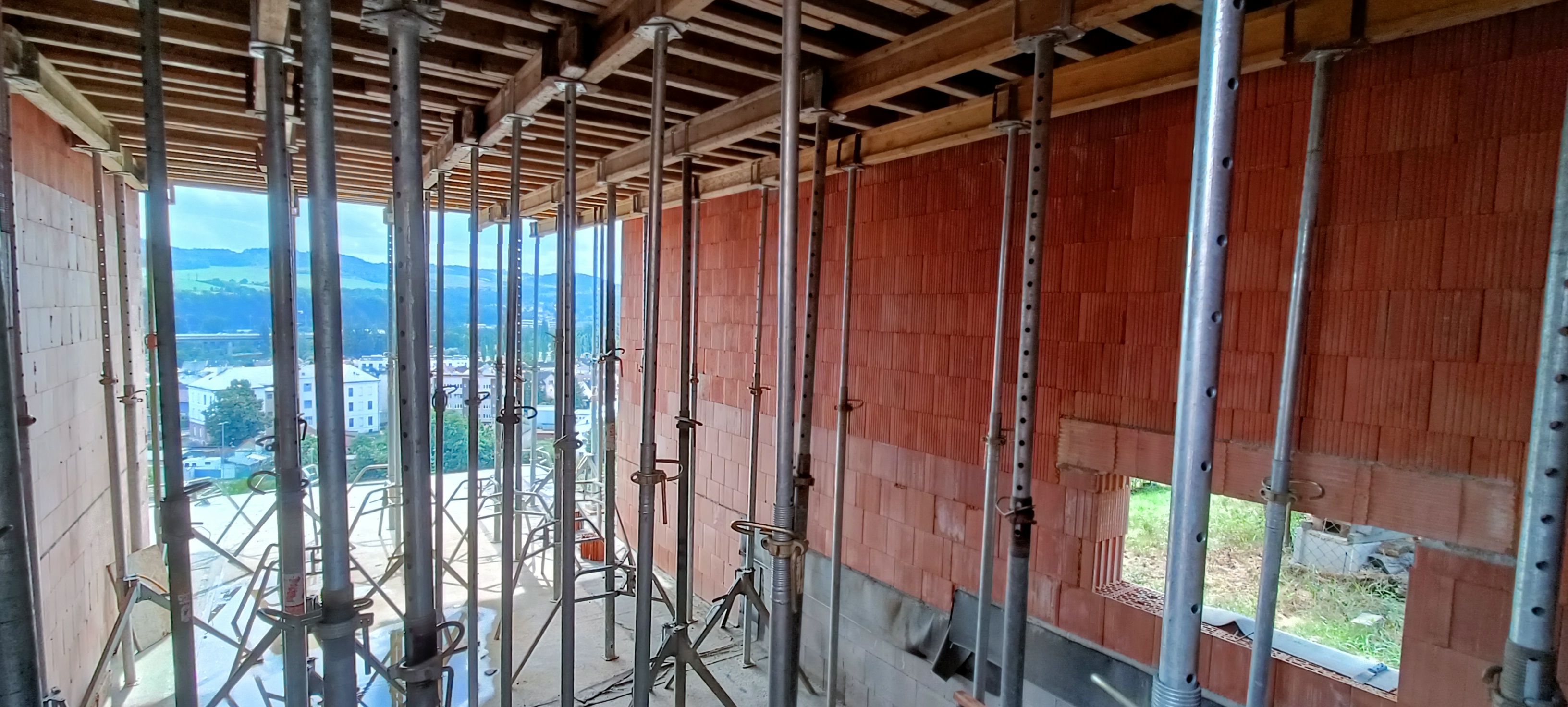 Půjčovna dodávek, bednění stropů a lešení - Martin Jiřička foto 2